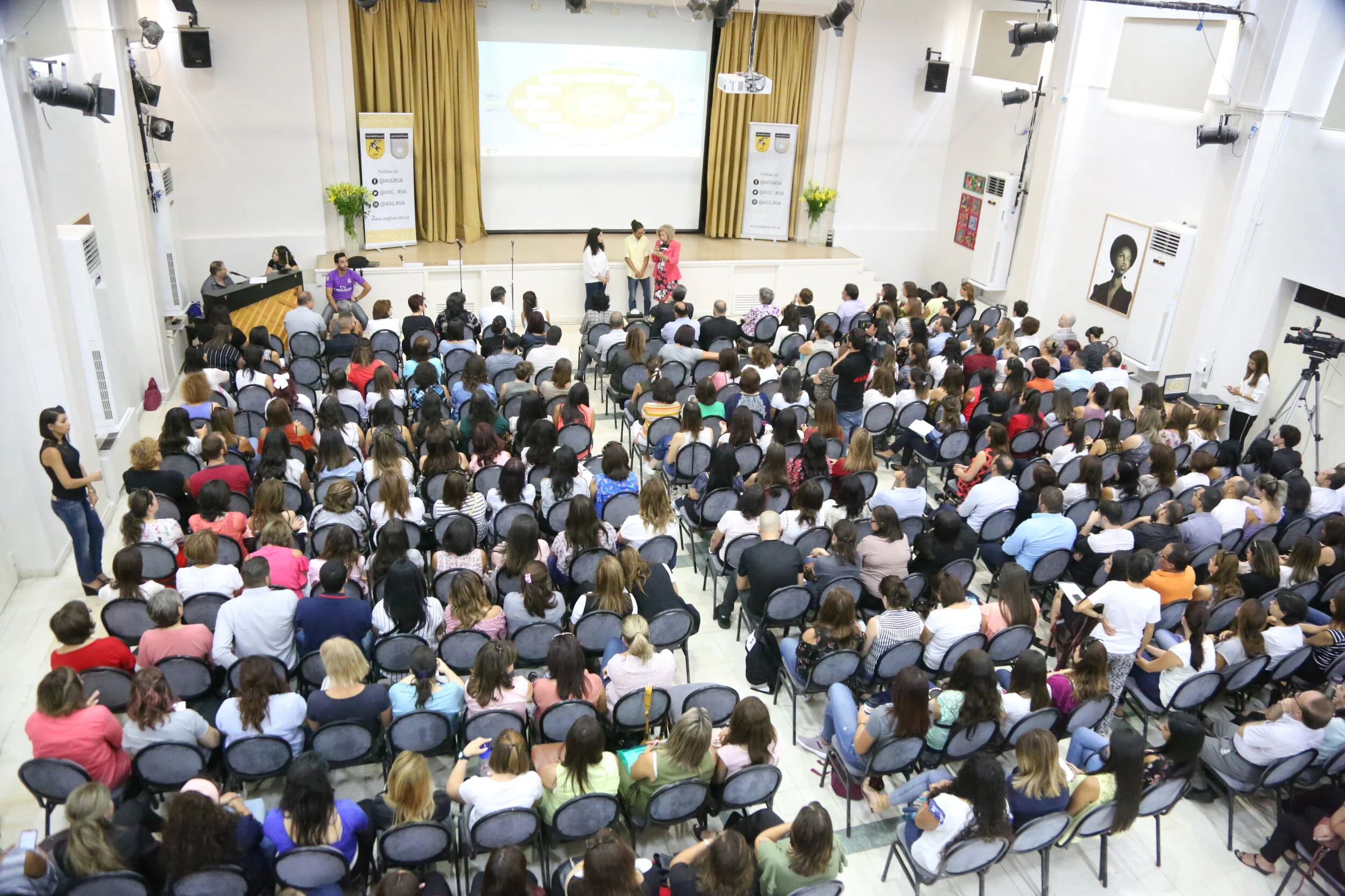 Ms. Haifa meeting with school families   5.JPG