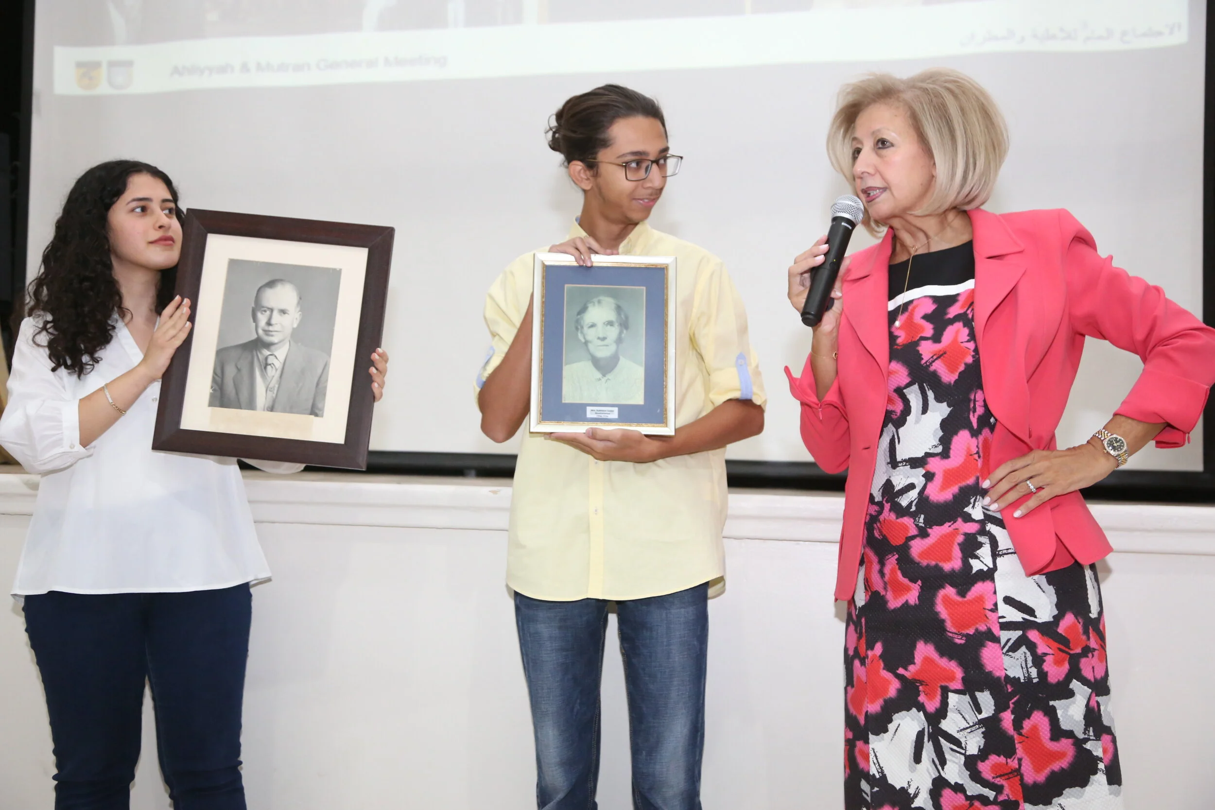 Ms. Haifa meeting with school families   6.JPG