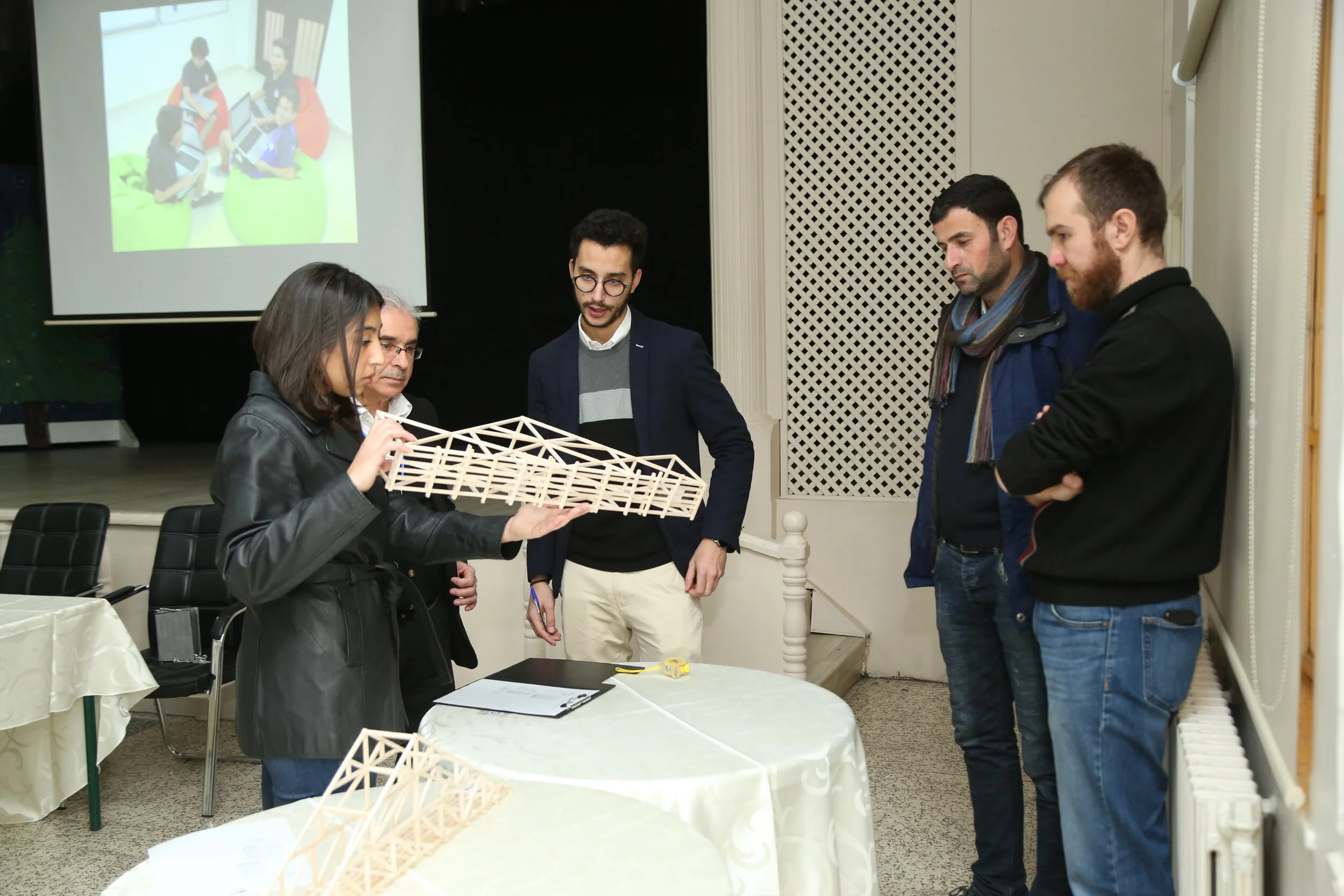 02 Balsa Bridge Competition Grade 7 _8.JPG
