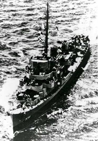 AMICK underway, 1943. 
