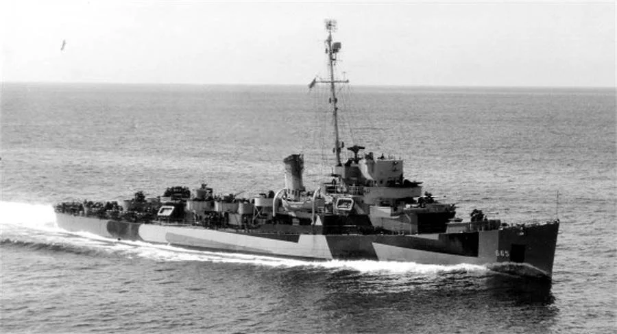 USS JENKS underway, October 1944. 