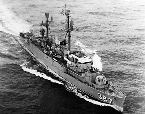 VANCE underway, November 1967. 