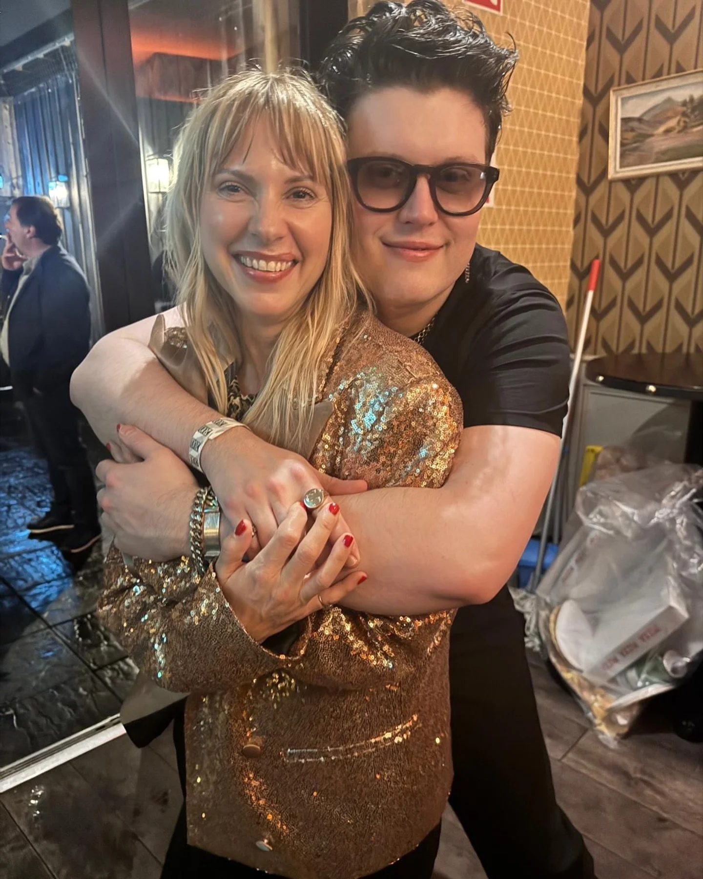 My pal @shobsymusic nailed it last night at his @whelanslive gig. 
This new single Champagne is my theme song (for obvious reasons). 
You must check him out. 
And yes, I want to keep his jacket 🌟