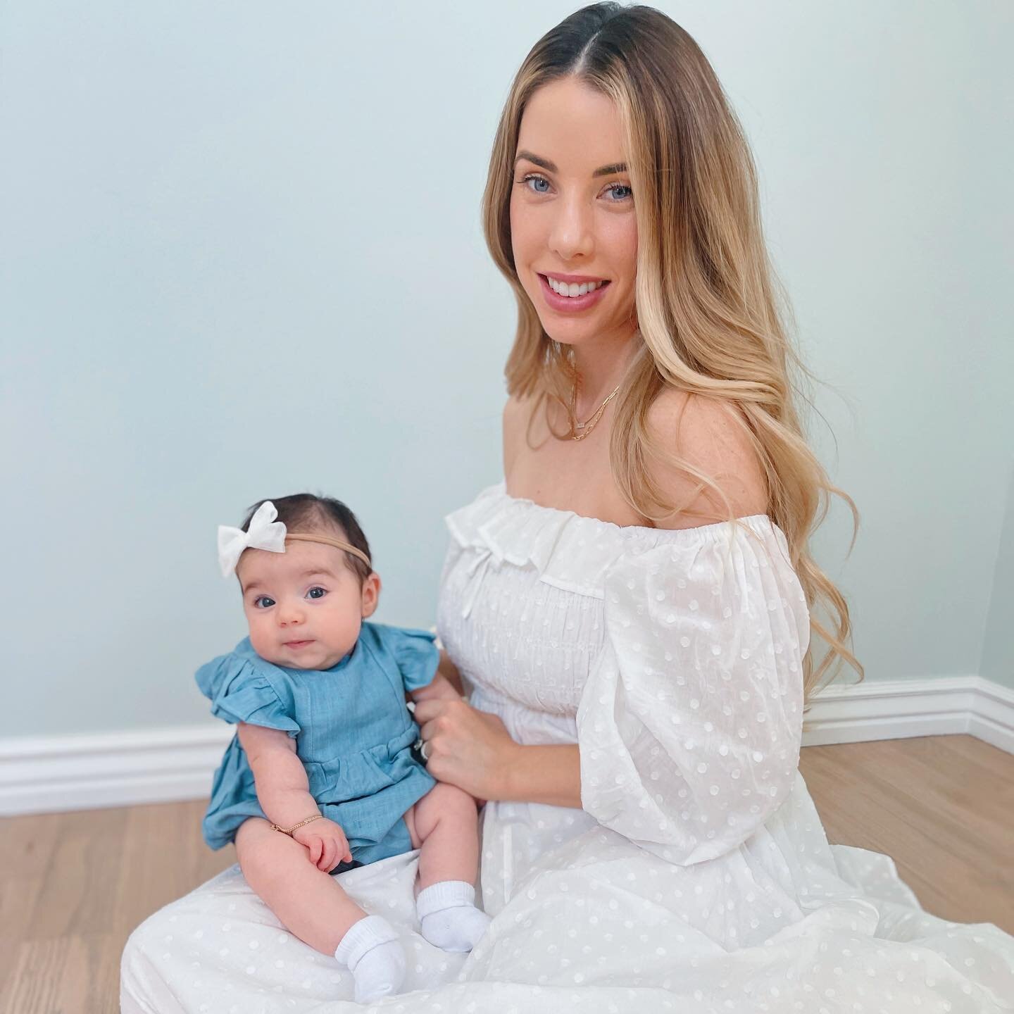 Sunday Best 👗 

Hazel is in her @minioliestore dress and she&rsquo;s sharing a discount code for all the cute mini&rsquo;s out there! Shop at @minioliestore and use code &quot;Shay20&quot; for 20% OFF any store item! 🛍 #miniolie