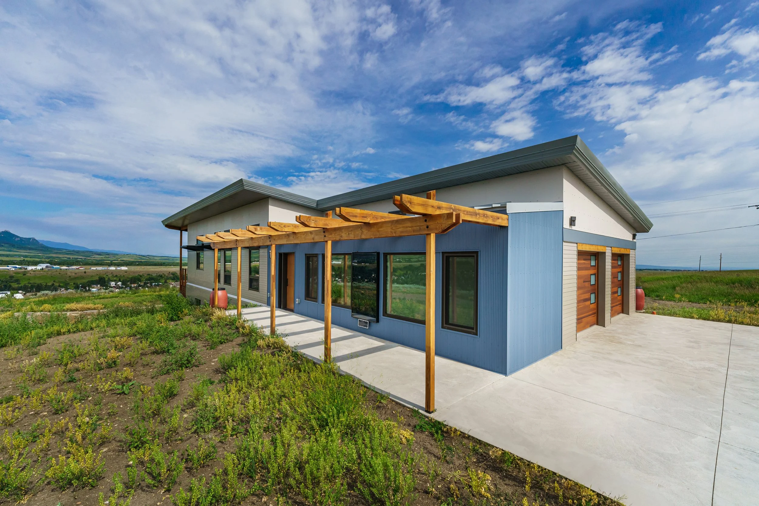 HIGHWAY 308 RESIDENCE