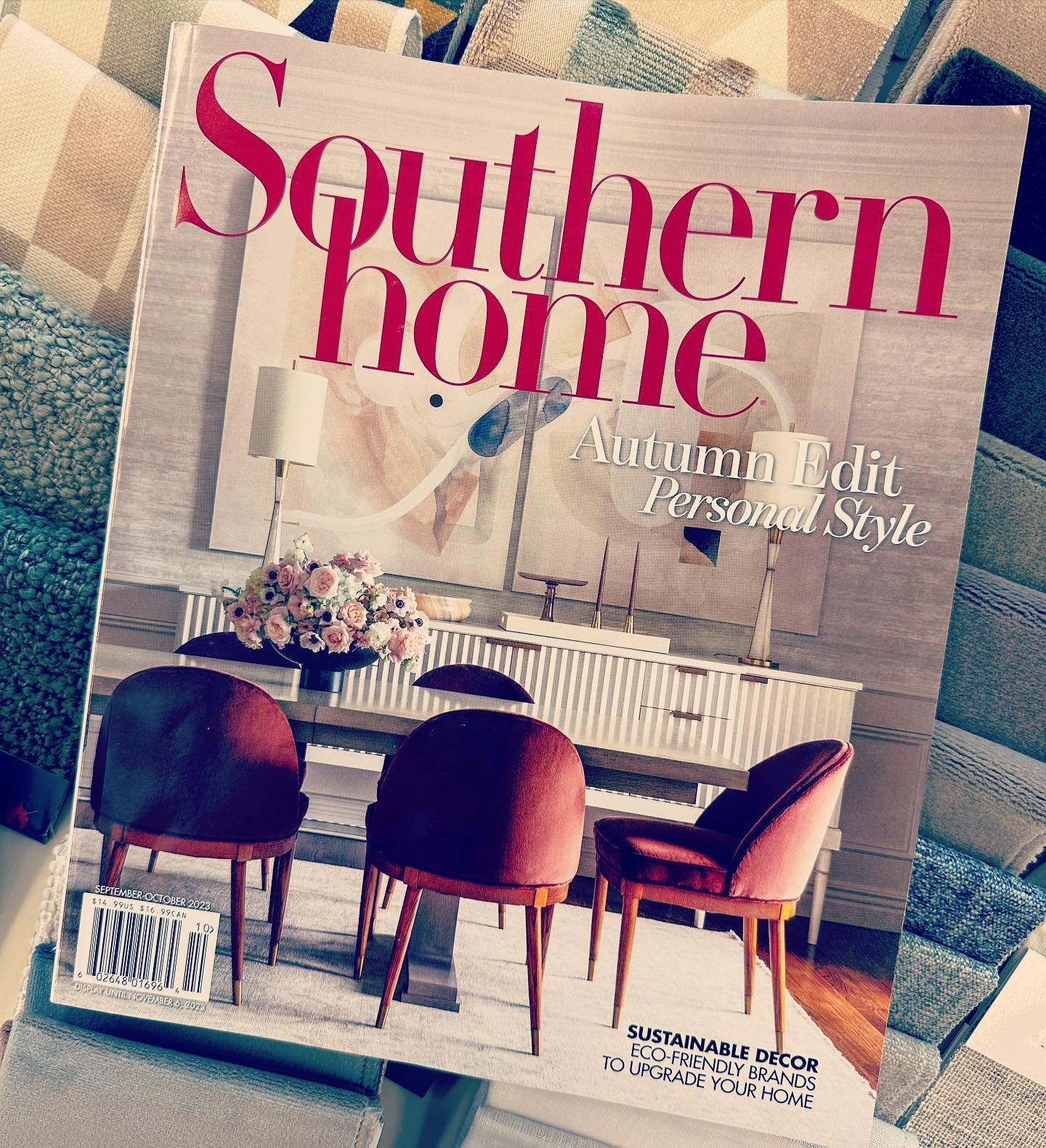 What an amazing surprise seeing our project on the cover of the current issue of Southern Home Magazine @southernhomemag !! So thrilled and honored! Thank you to their team and ours for putting this together!! 

📷 @rettpeek 
📝 @tiffbadams 
💐 @sara