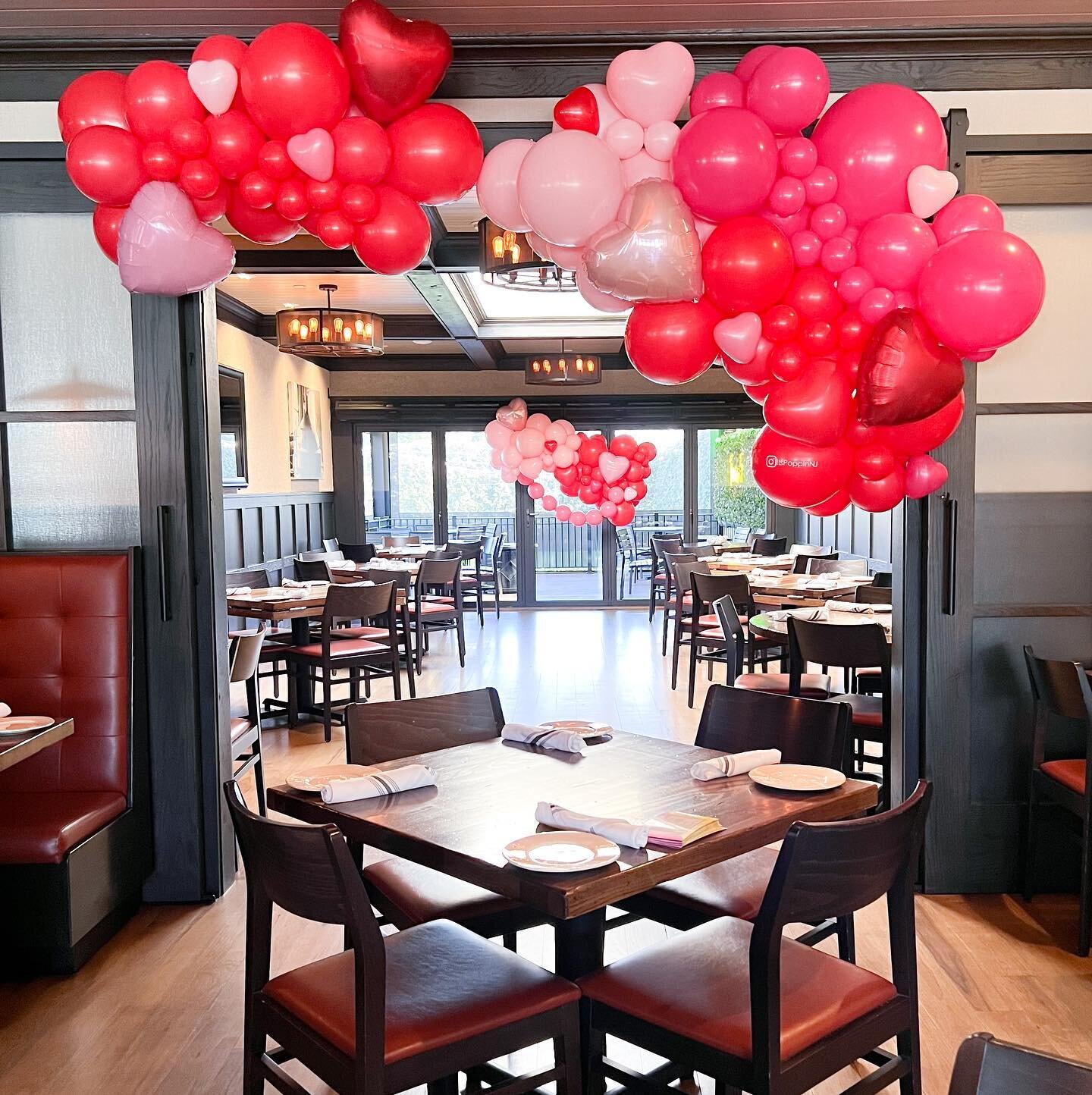 Hearts on hearts on hearts on hearts #valentines #valentinesday #balloondecor #valentinesballoons