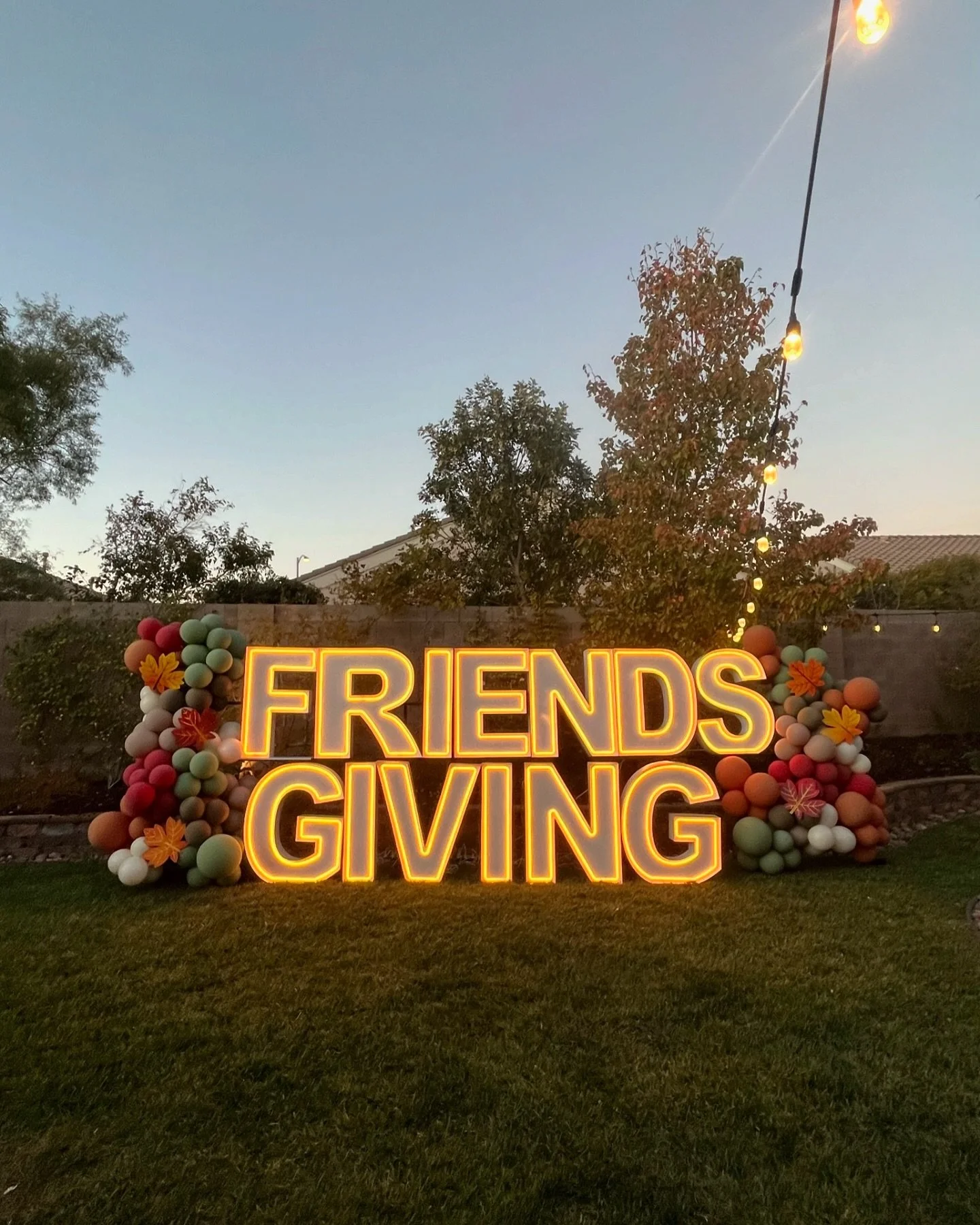 The best way to celebrate ✨ Contact us to make your holiday special! #nj #bergencounty #northjersey 
#friendsgiving #ledmarquee #lednj #ledmarqueenj #marqueeletters Set up by @festoonballoonco @ledmarquee_lasvegas