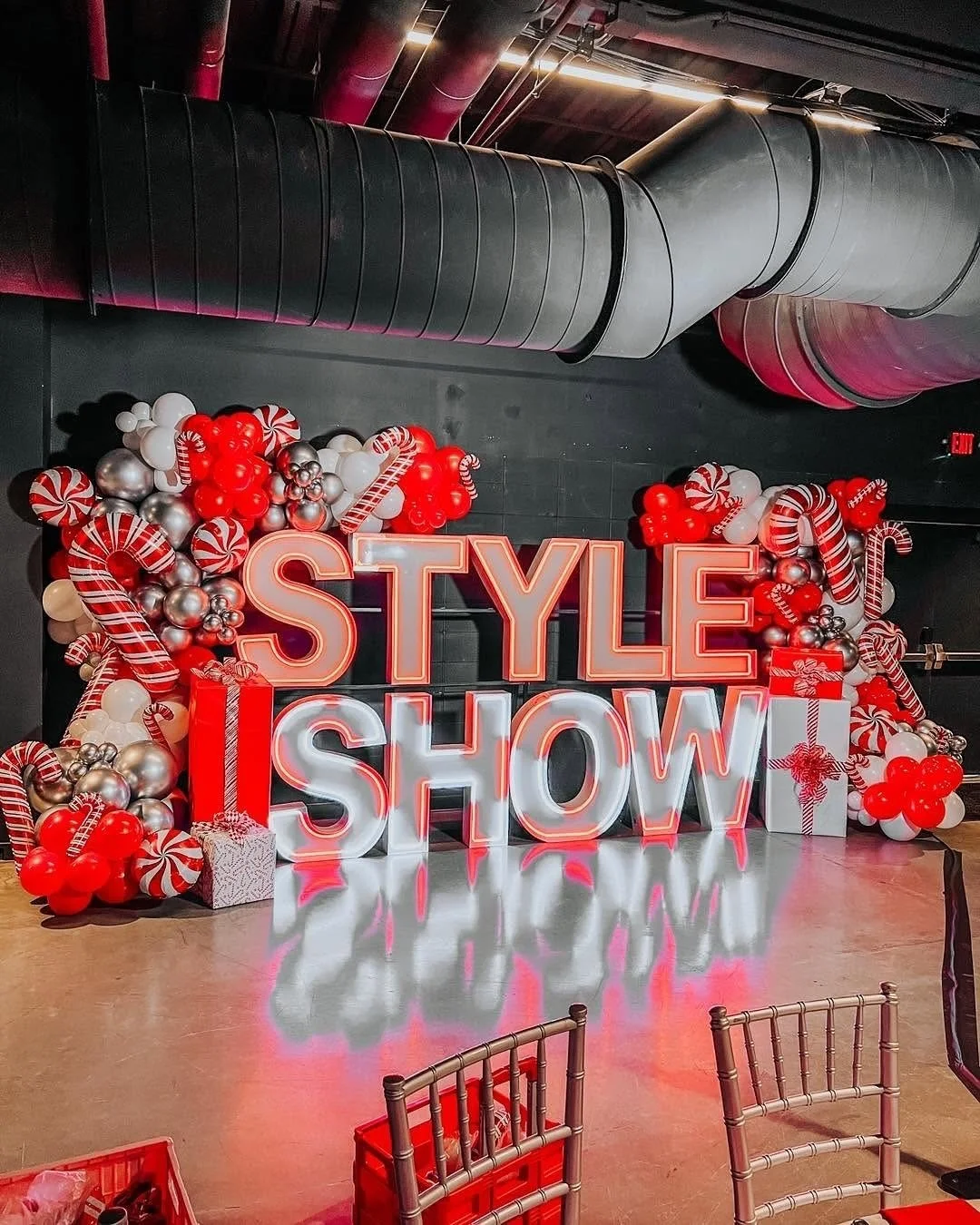 December never looked better! Get in touch and let us help you light up your holiday events! ⚡️

#njneonletters #marqueeletters #ledmarquee #ledlights #neonlights #christmasparty #holidayparty #njevents #njeventplanner #njbridesmagazine #njwedding #t