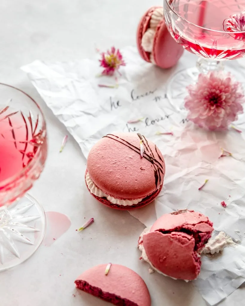 Valentine's Day: Live Music, Encanto Crepes, Rose &amp; Macaroon Pairing