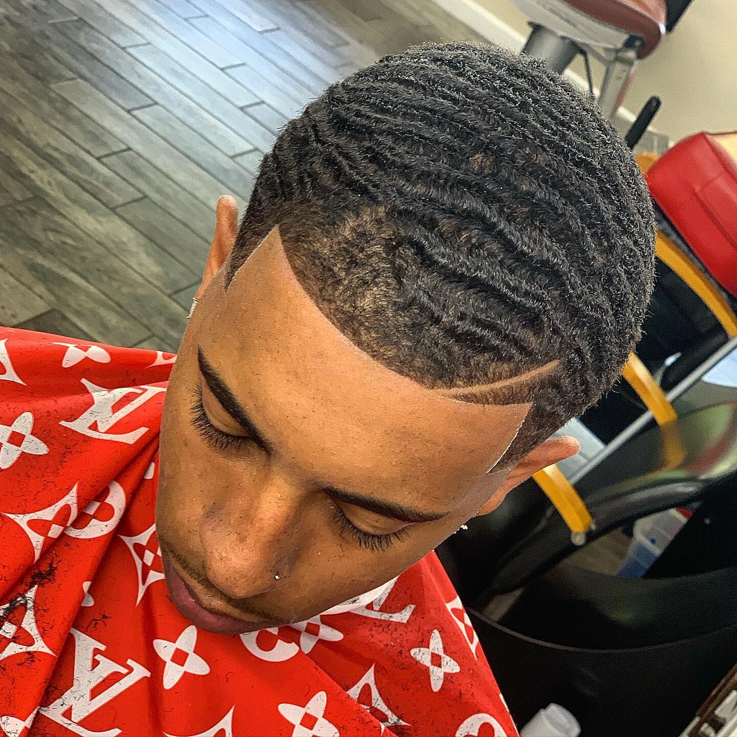 #Karizcutz #wavecheck #getfreshforaliving #cleanlines #ifyalinesaintcleantheyjustdirty #wavez #kteam #loveyourmirror #photoready #tannersville #mtpocono #eaststrousburguniversity #rt611 #barberlove #barbersanywhere #ironsharpenziron #bookearlY #lockI