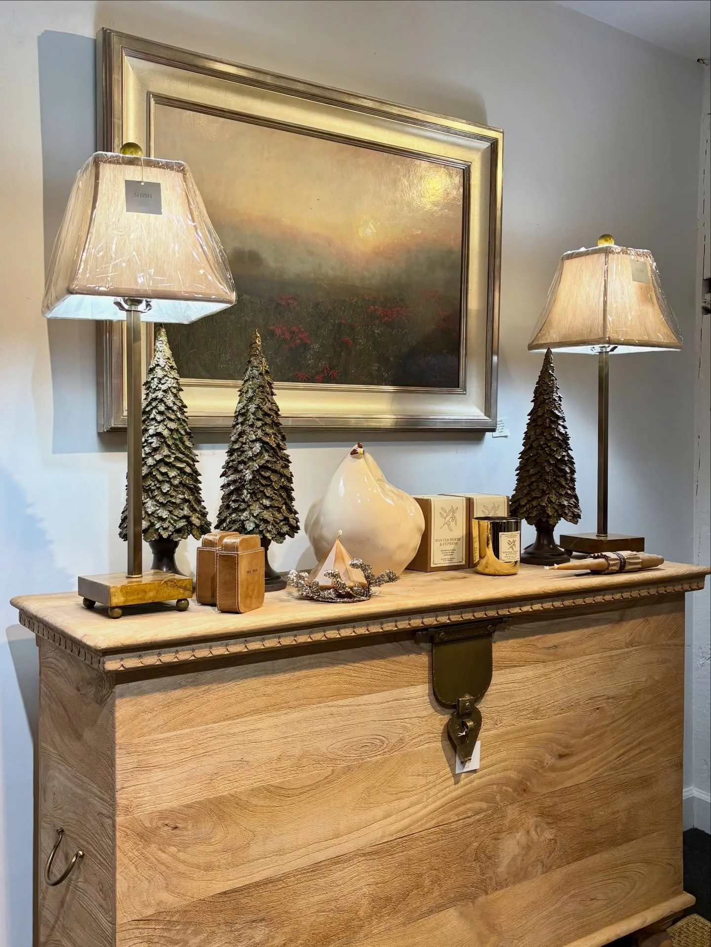 We&rsquo;re all about cohesive, functional Christmas decor over here! 🌟