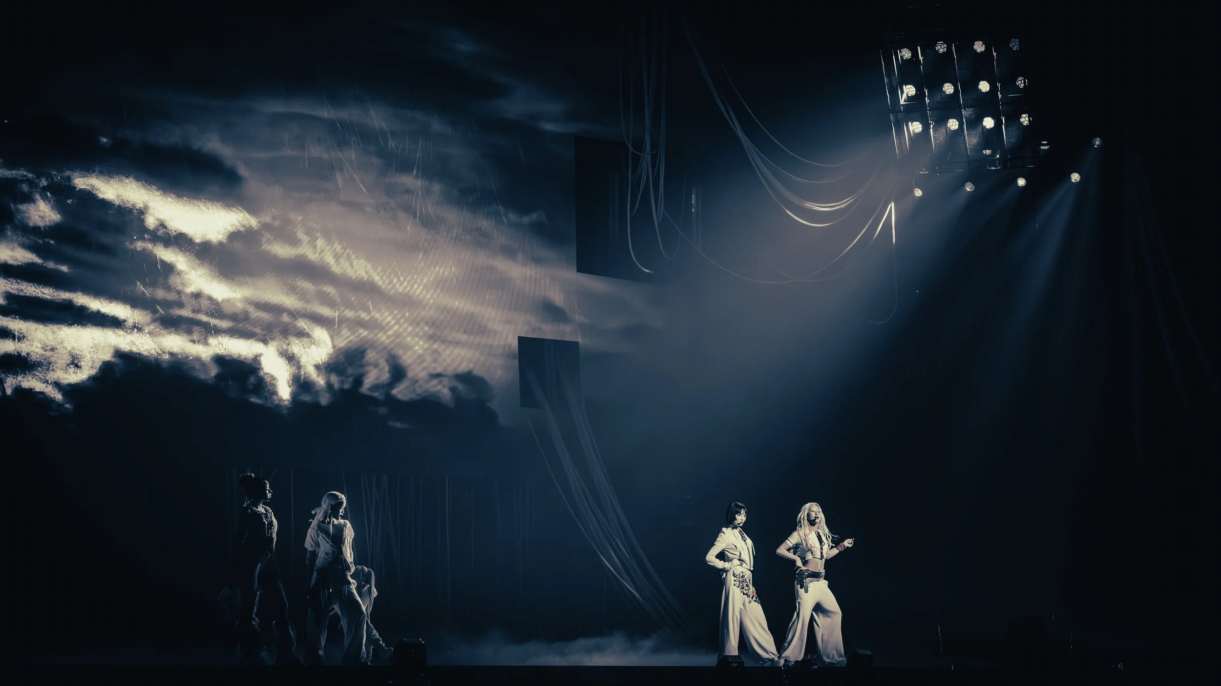 xg 10 howling CA9A1403 jaw.jpg