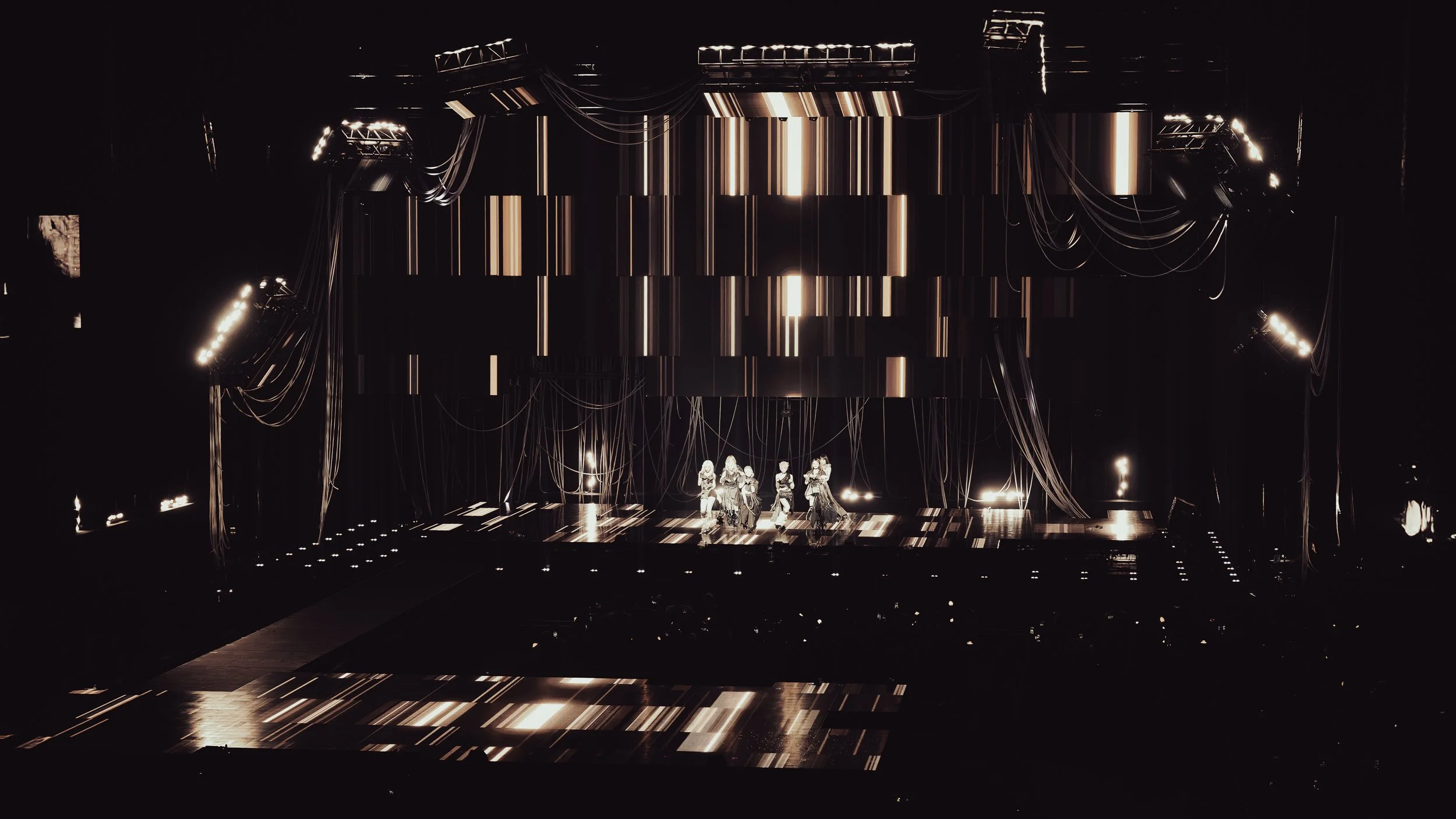 xg 23 is this love AR8A2955 jaw.jpg