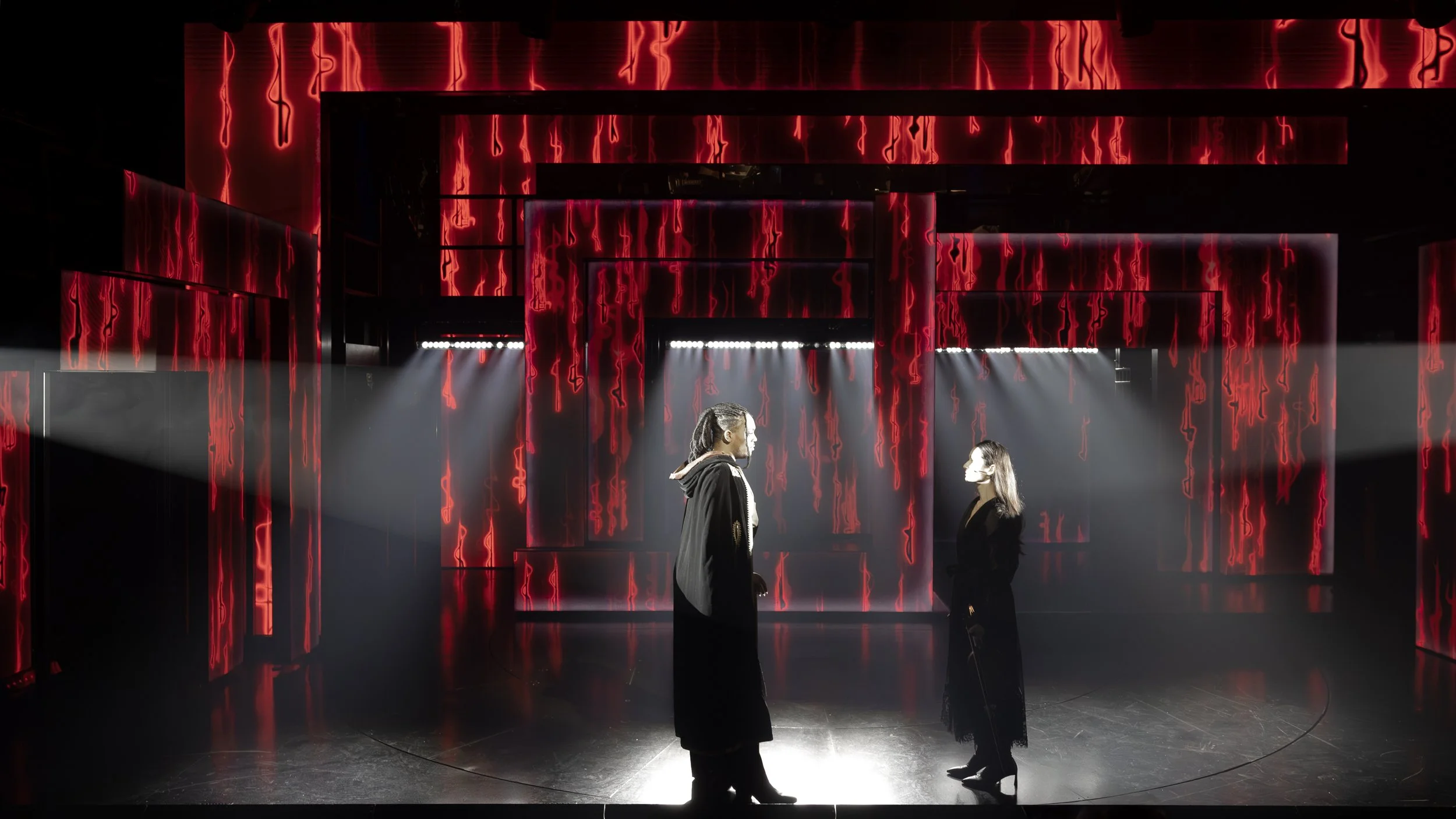 AR8A6435 blood love jaw 260212.jpg