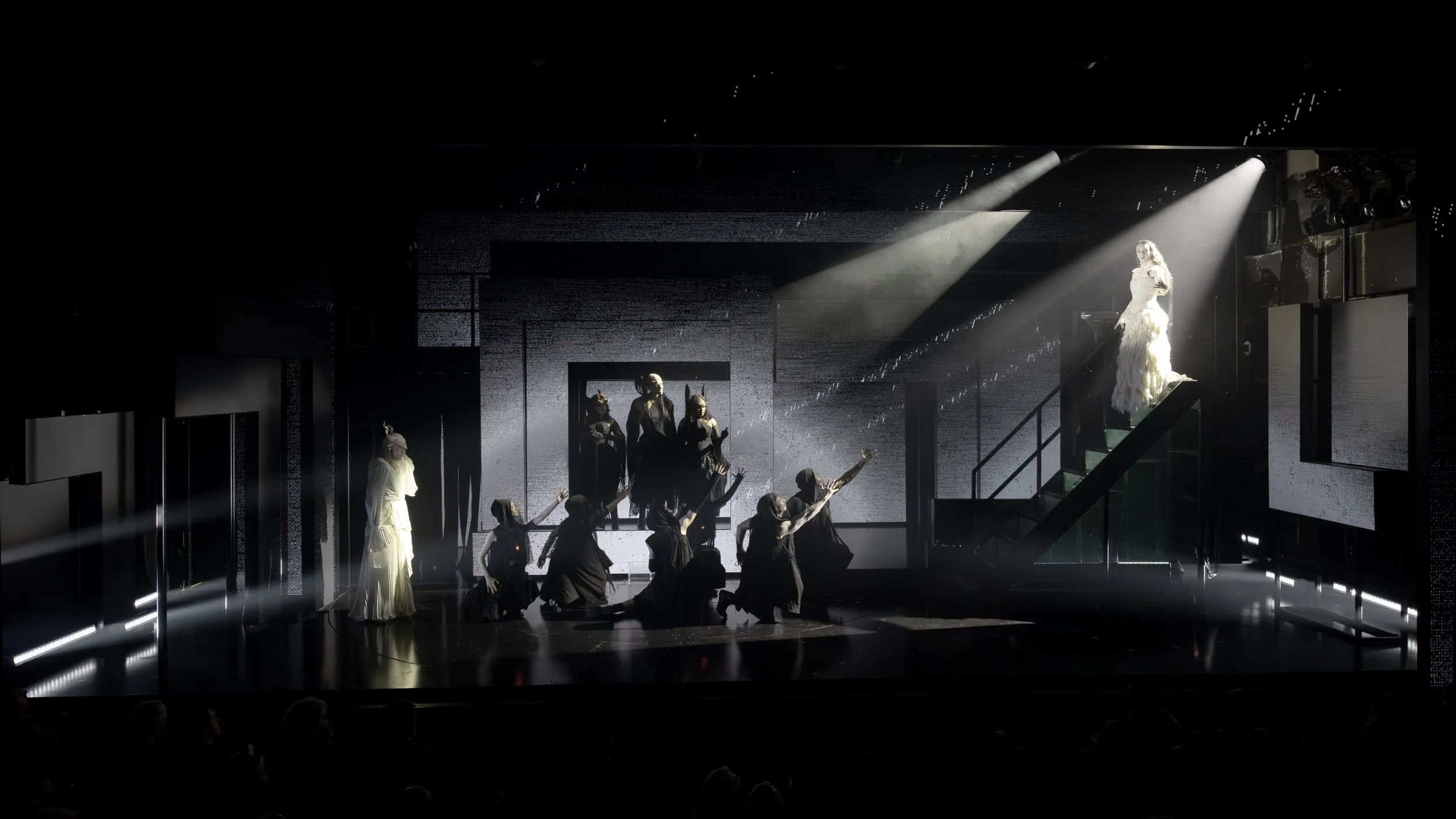 AR8A9246 blood love jaw 260221.jpg