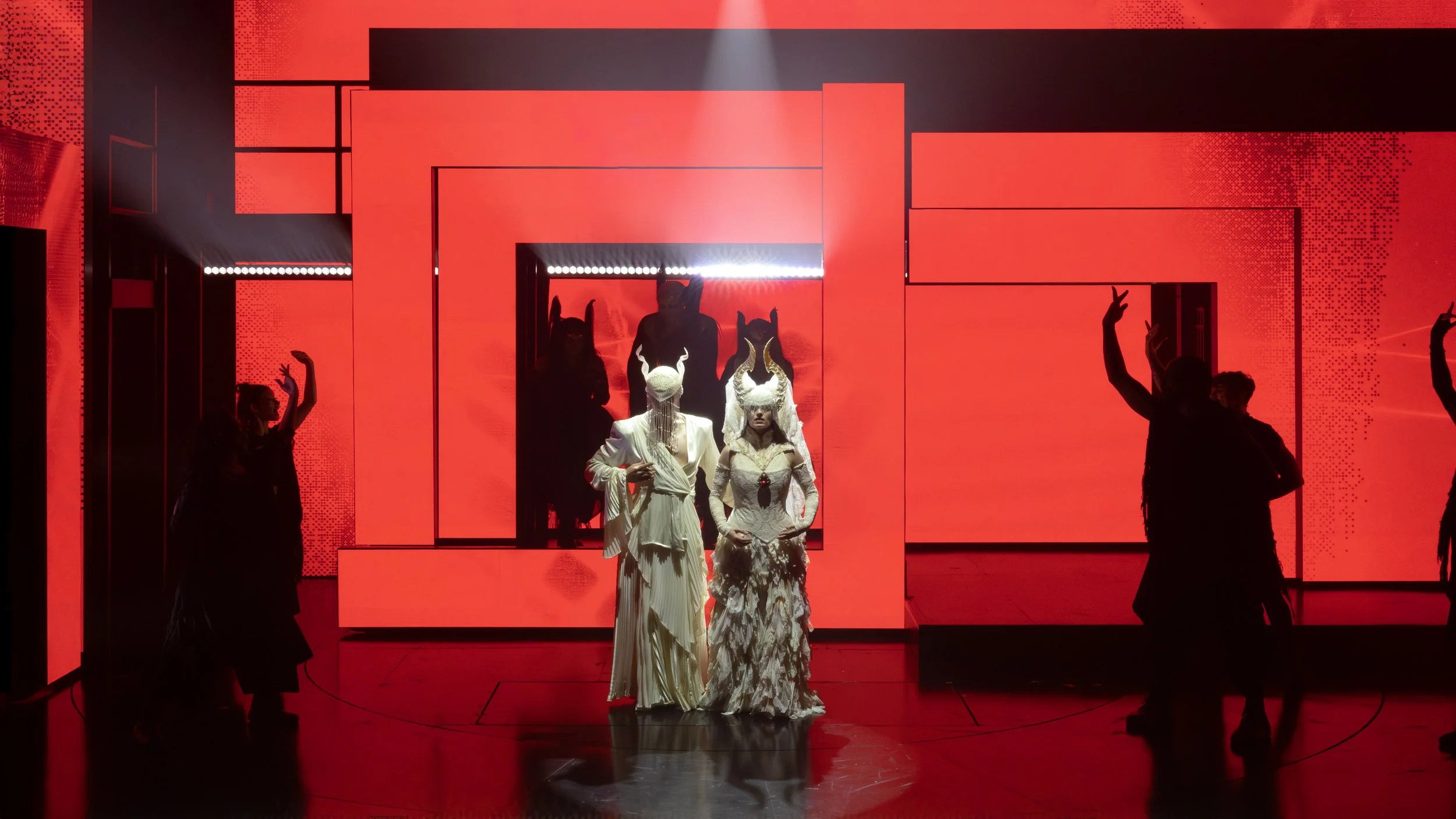 AR8A9447 blood love jaw 260221.jpg