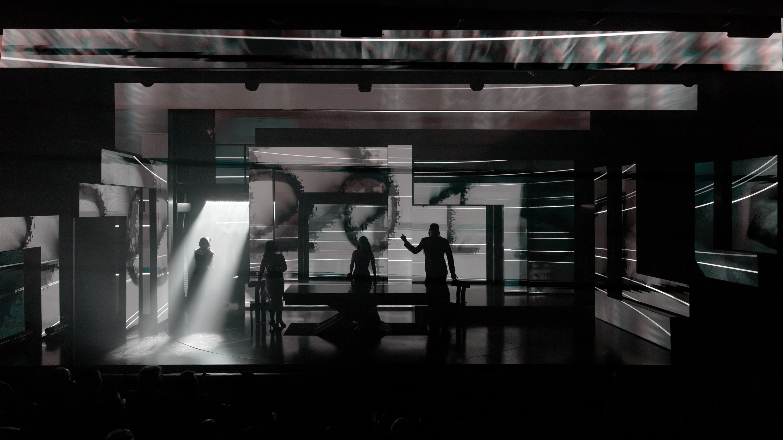 AR8A7294 blood love jaw 260221.jpg