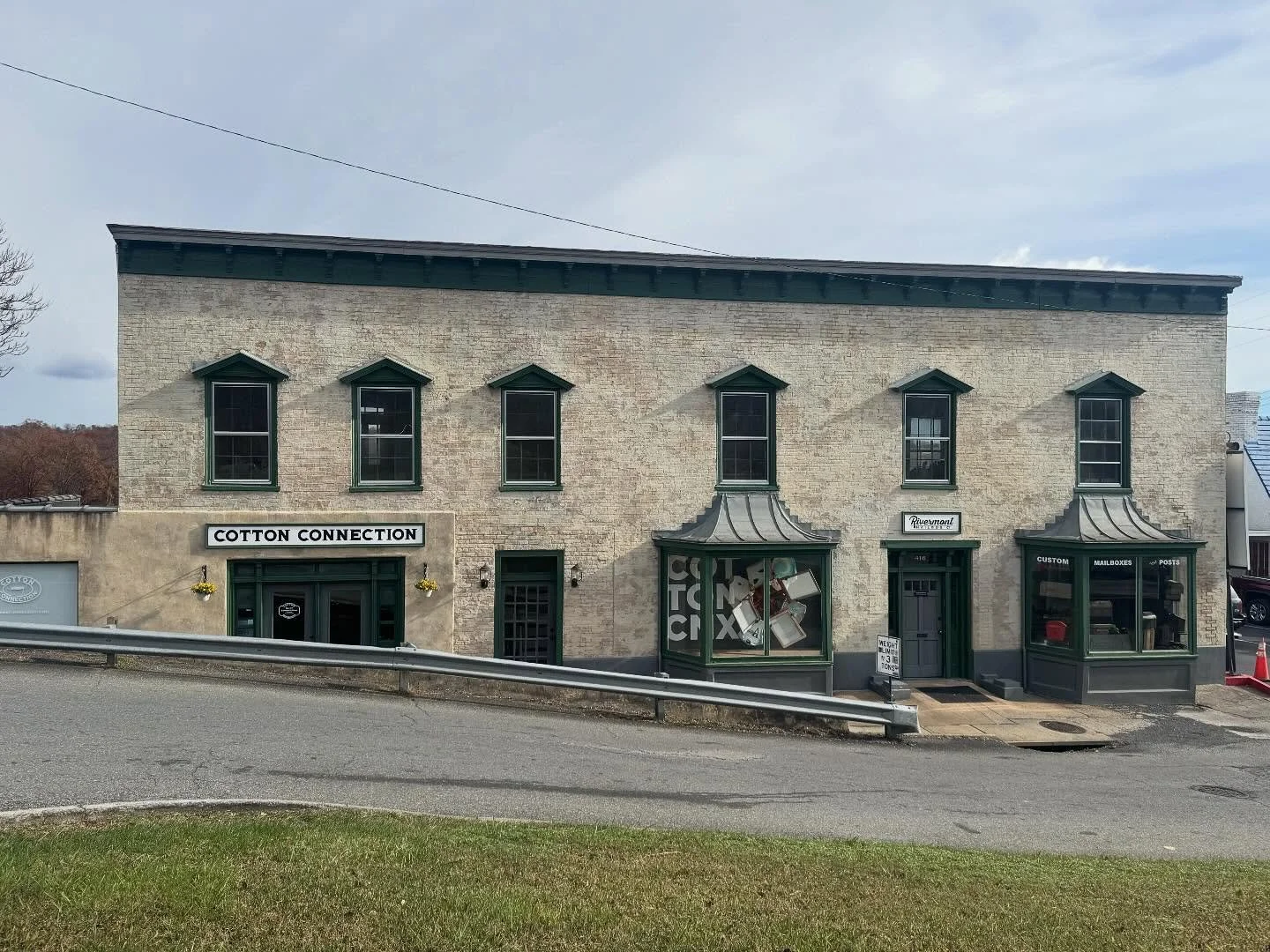 The history behind our building is one of our favorite things about it, and recently our good friends at @bankofthe.james helped us complete a long time goal of paying off the mortgage for the building, and took HB and Wendy out to celebrate!! 

We t