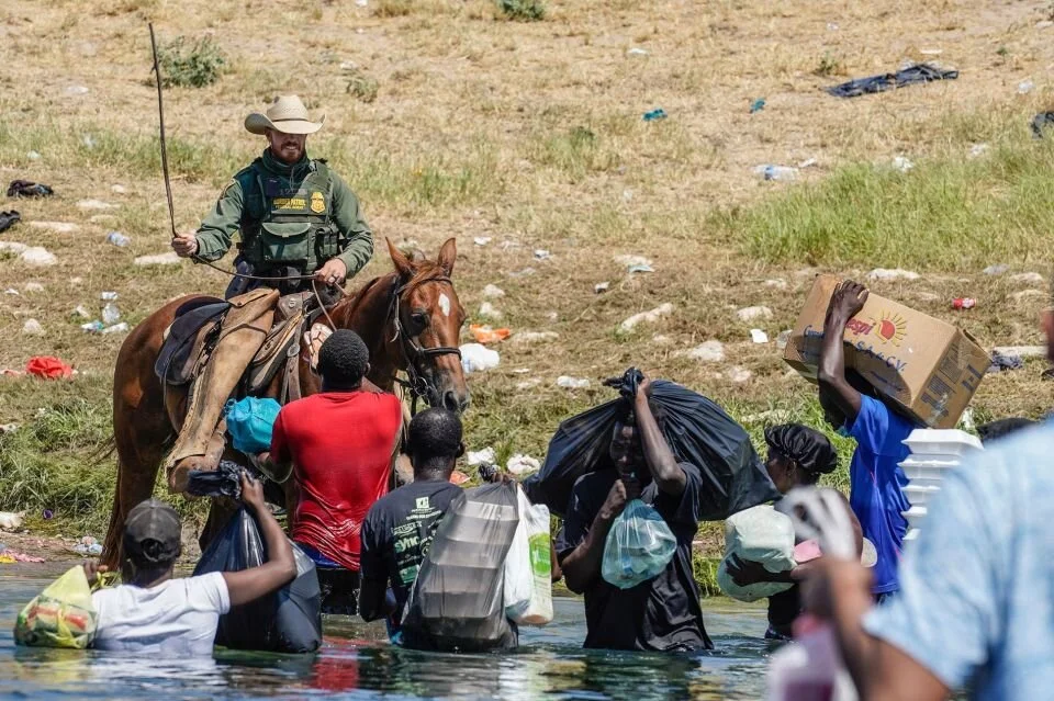 The Biden Administration is "on a cliff," warn 39 organizations that defend immigrants.