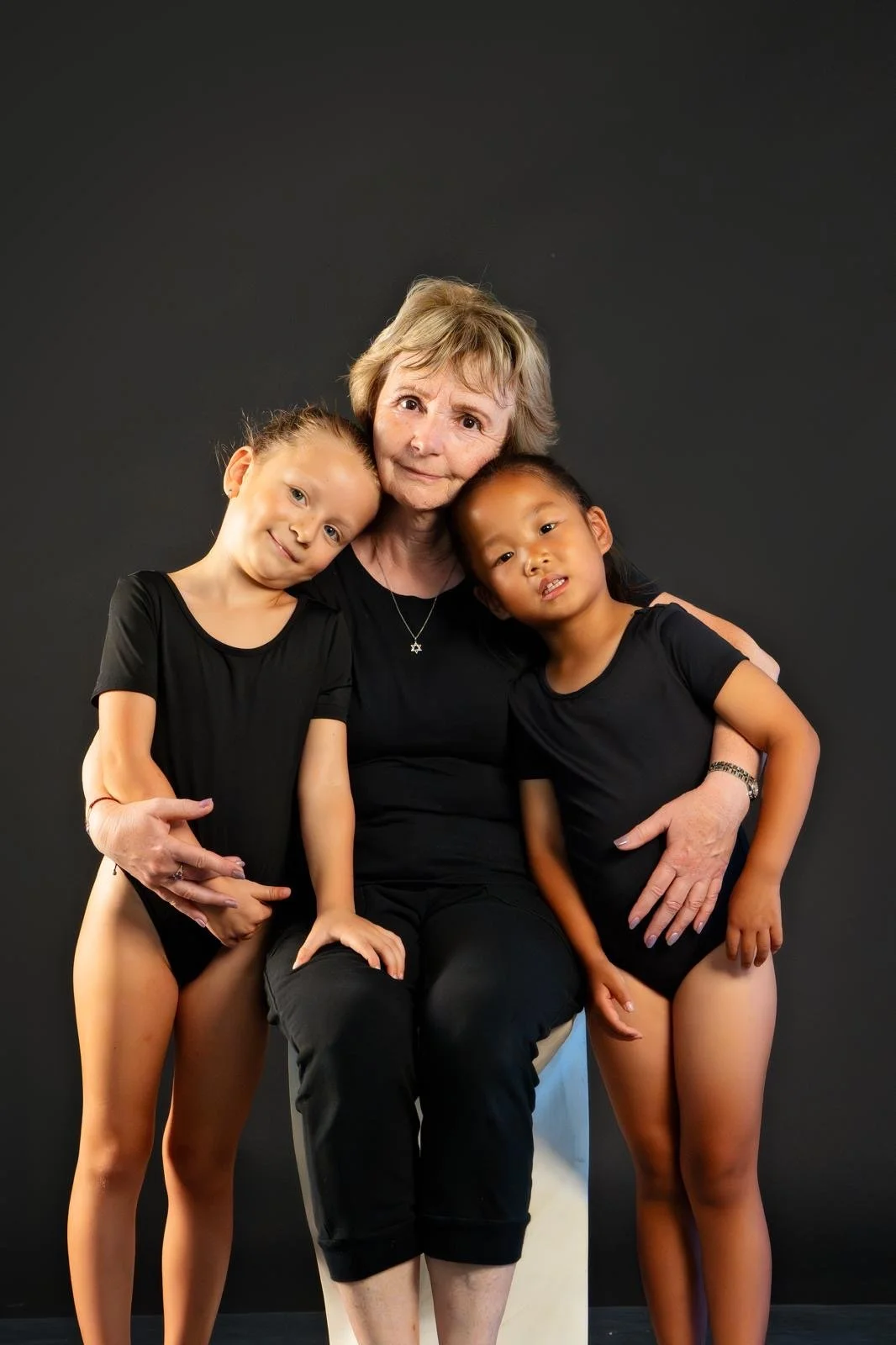 Sofia and 2 girls.JPG