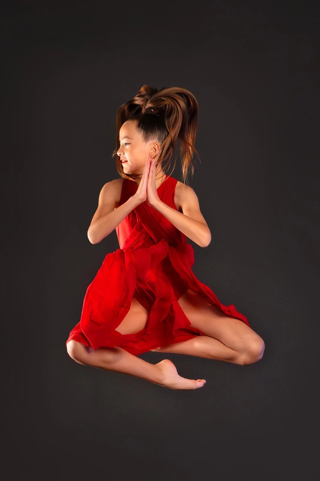 L in a red 1.JPG