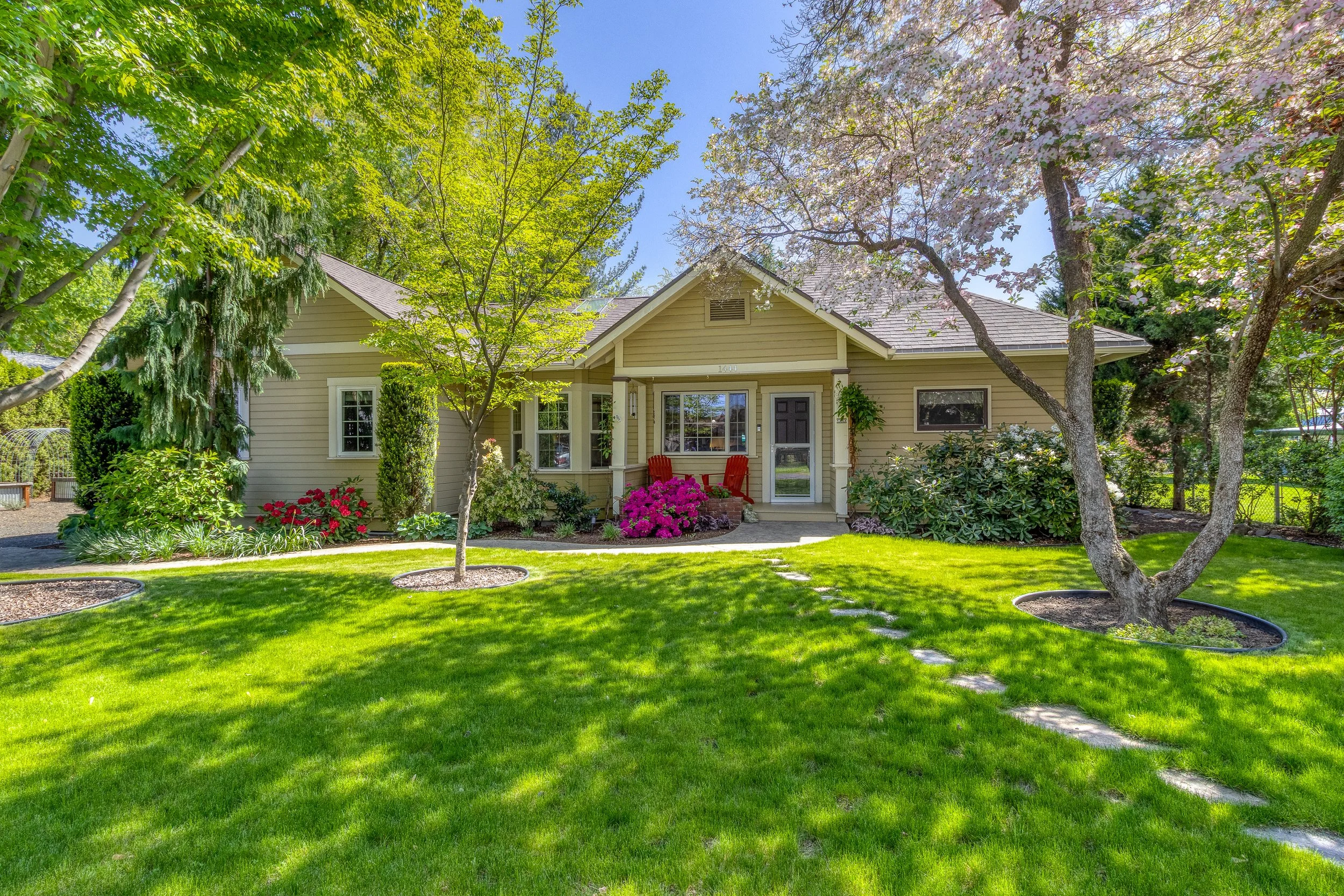 Rosé All Day Hideaway