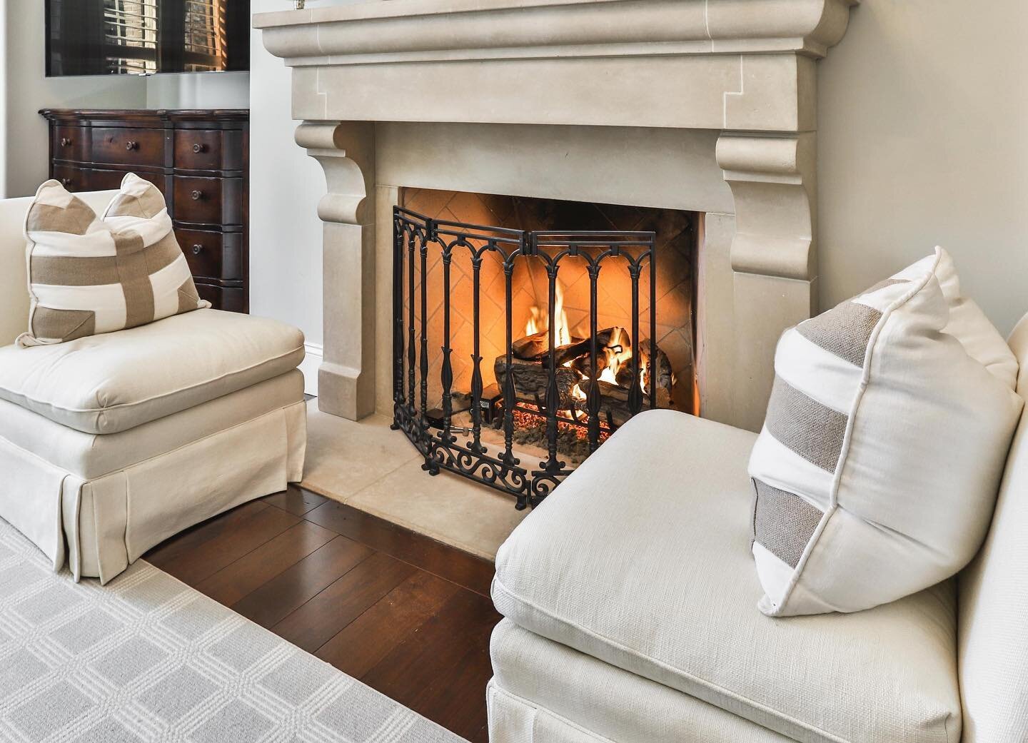 Great day to cozy up next to a fireplace ⛄️