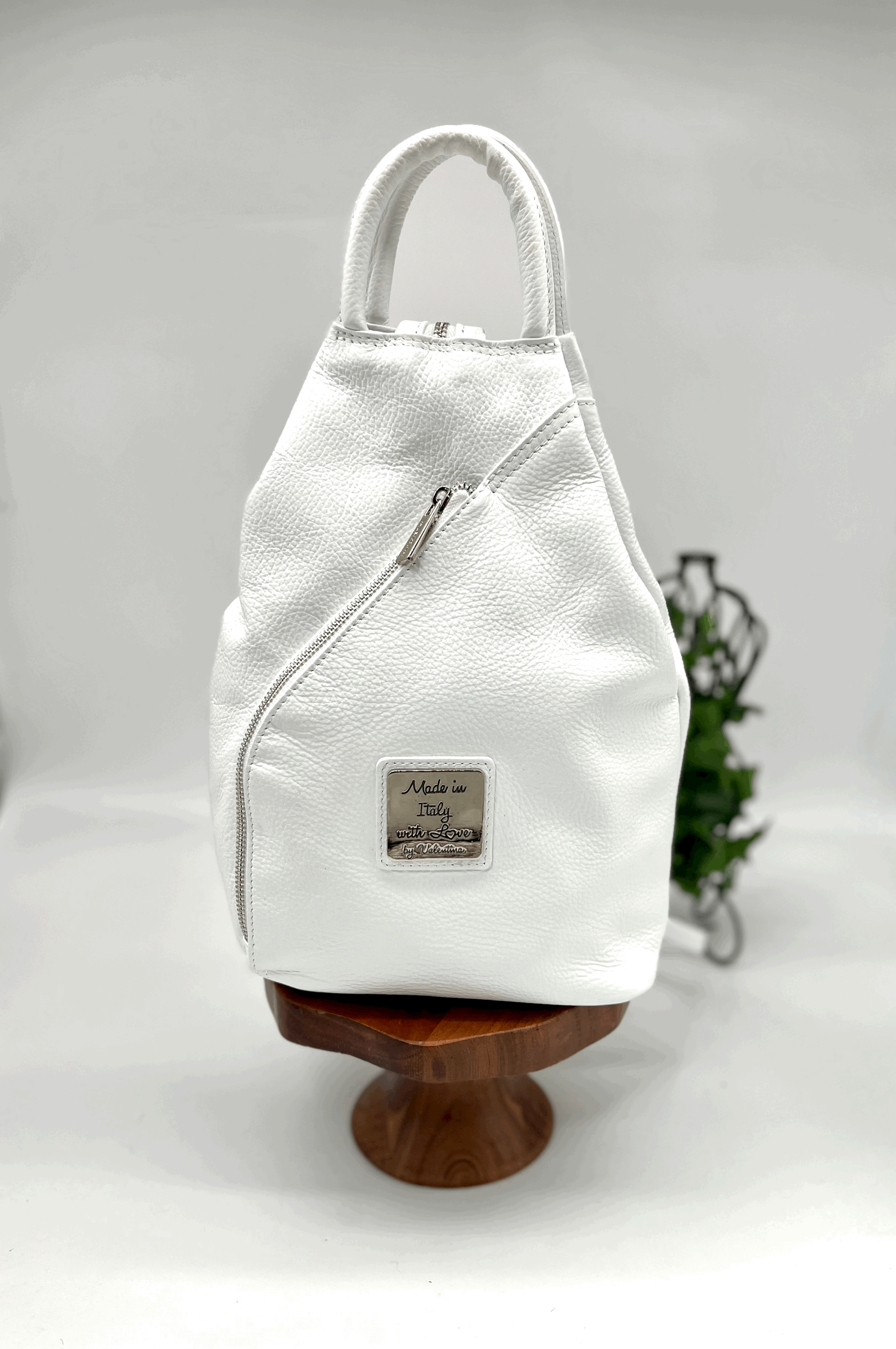 Vallen - Available In 3 Colors