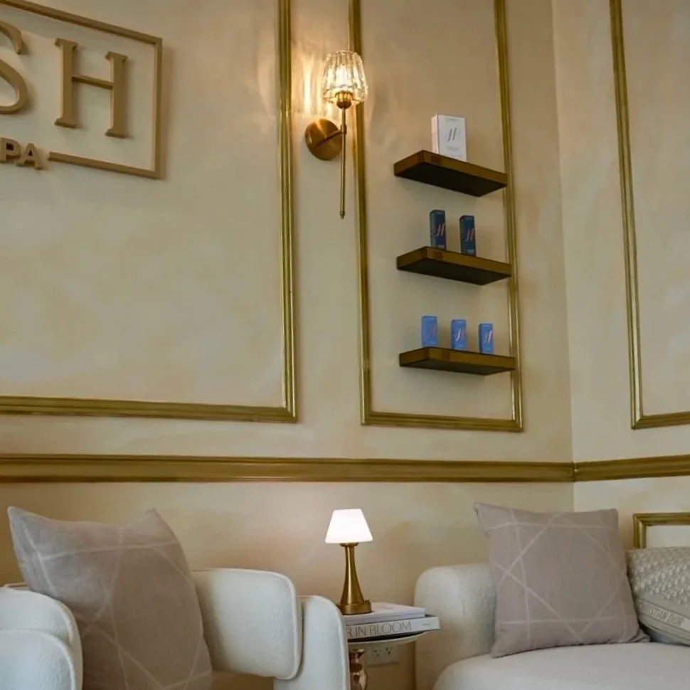 LAVISH FACE AND SKIN SPA