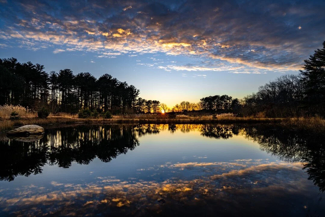 A sunnier version of the upside down. Anyone else psyched for season 4?!

 #reflections #sunset #sunsetphoto #sunsetphotography #sunsetphotographer #rhodeisland #rhodeislandsunset #rhodeislandsunsets #rhodeisland_igers #whatsgoingoninrhodeisland #rip