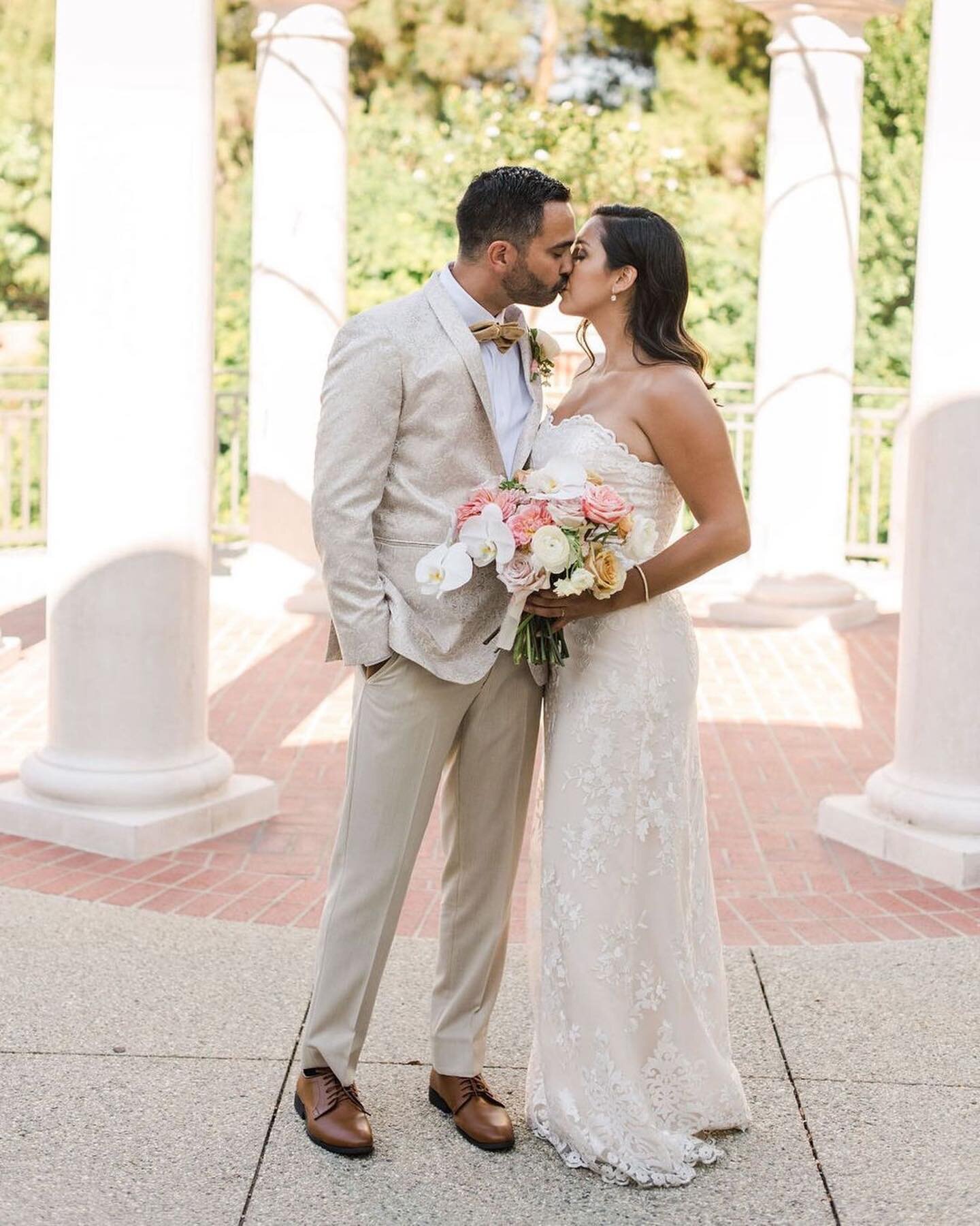 When you let the true love&rsquo;s light in 💞 
Yes Yes Yes. Couldn&rsquo;t agree with you more 
 @graceandgoldevents
・・・#repost
I am so ready for all the bright spring colors! 🙌

VENDORS:
Coordination + design #graceandgoldevents
Photography @jilli