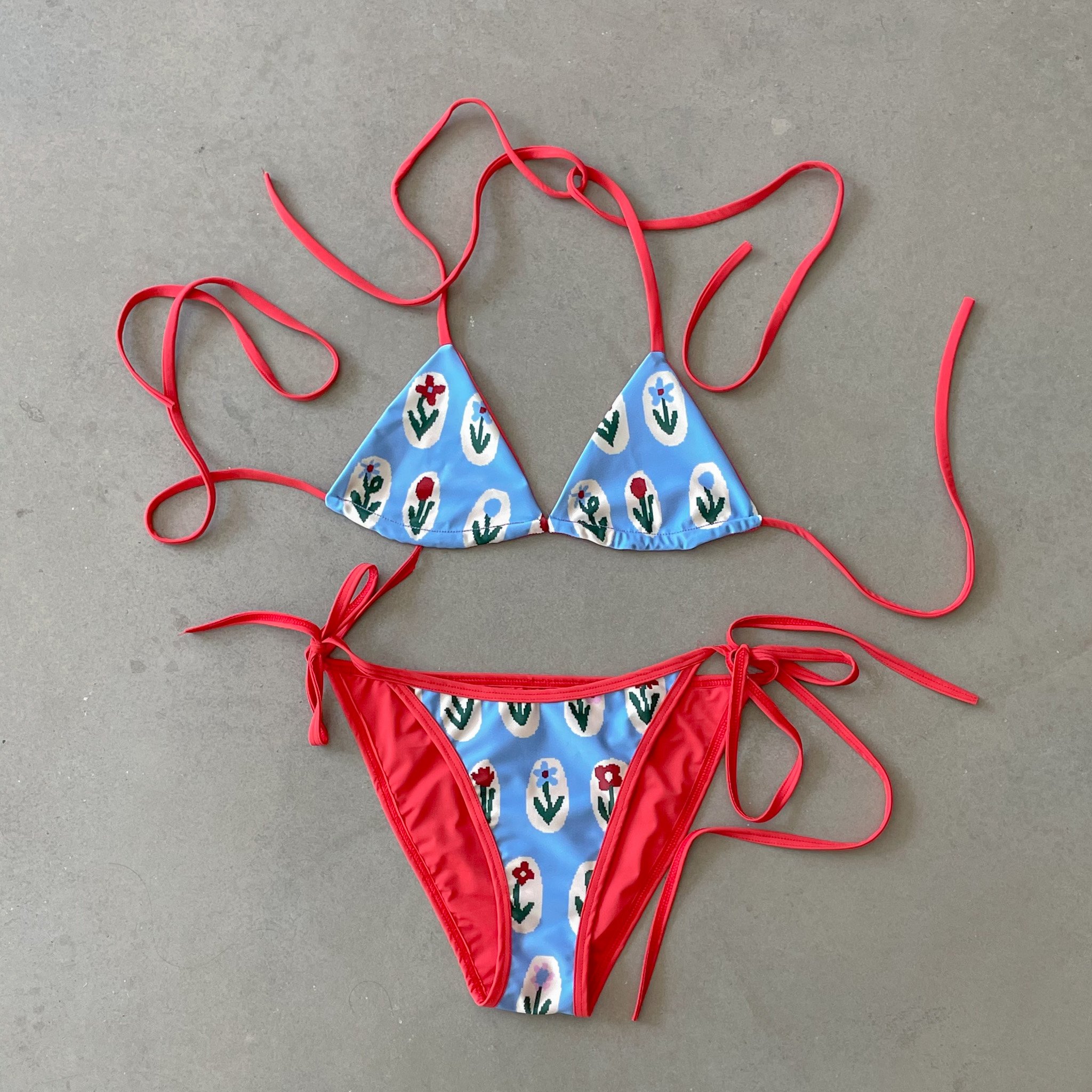 BLUE FLOWERS SWIMWEAR