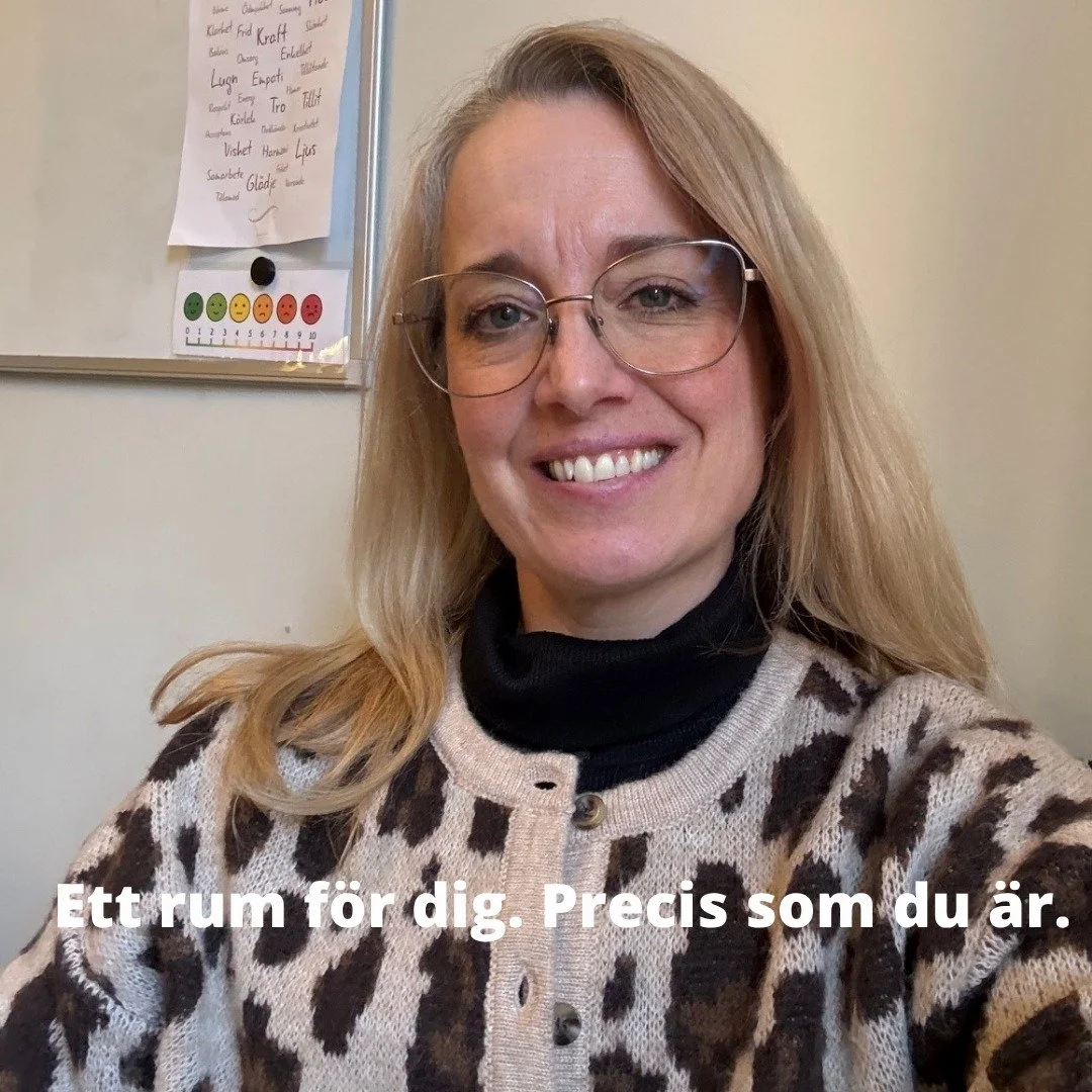 Mitt i novemberm&ouml;rkret finns det sm&aring; glimtar av ljus och ibland &auml;r vi sj&auml;lva en av dem.

Den h&auml;r tiden p&aring; &aring;ret n&auml;r dagarna &auml;r korta och energin l&auml;tt rinner av oss, &auml;r det extra viktigt att sta