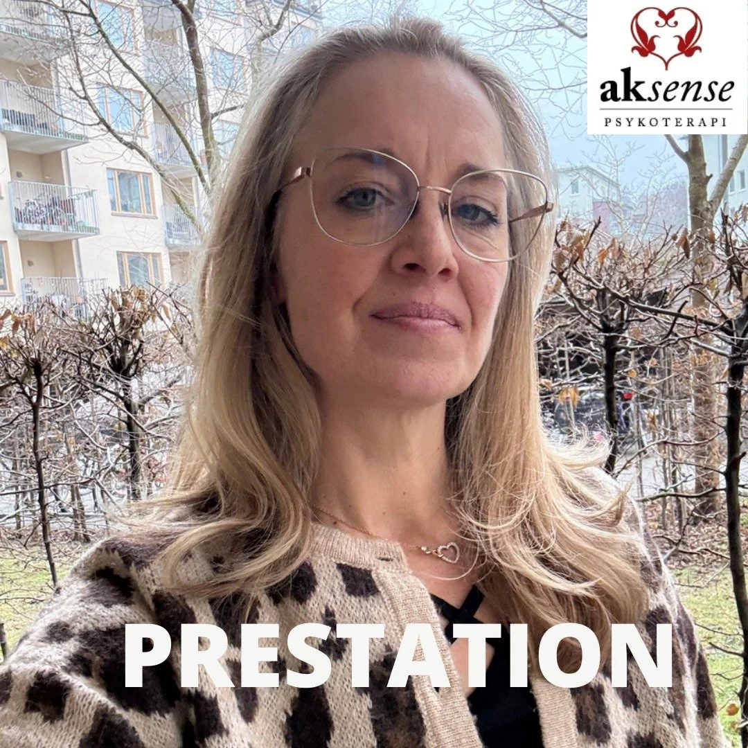 Prestations&aring;ngest &auml;r inte n&aring;got som bara &ldquo;klienter har&rdquo;, den &auml;r djupt m&auml;nsklig och finns i alla yrken, &auml;ven i v&aring;rt. Som terapeut befinner jag mig ofta i en dubbel position: jag hj&auml;lper andra att 