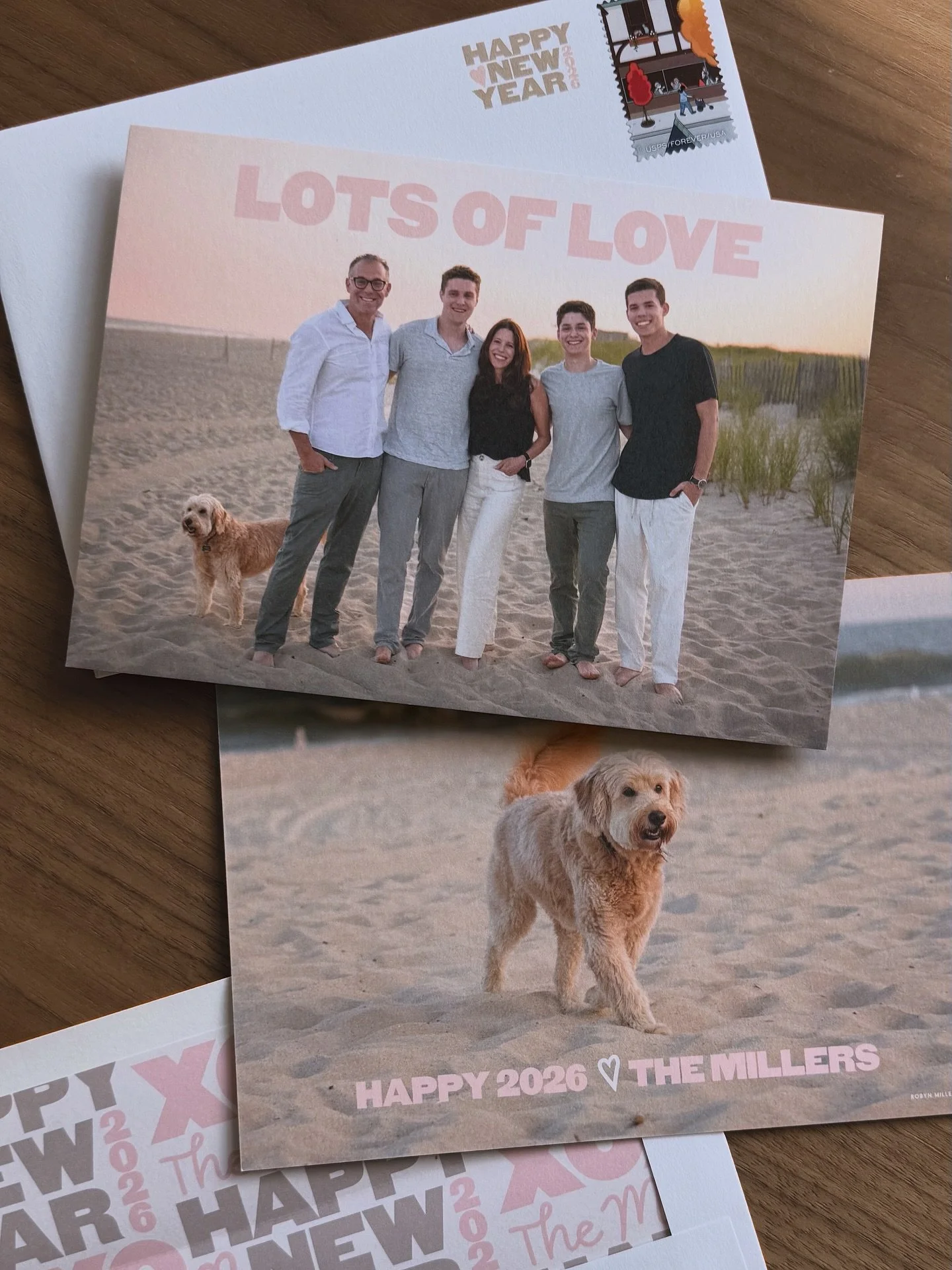Happy 2026 from my family to yours! Lots of love in the new year. 🩷✨

Design by @robynmillerdesign 
Photography by @aggiephotography 💕

#familyholidaycard #newyearscard #happynewyear2026 #robynmilerdesign #robynmillerholiday