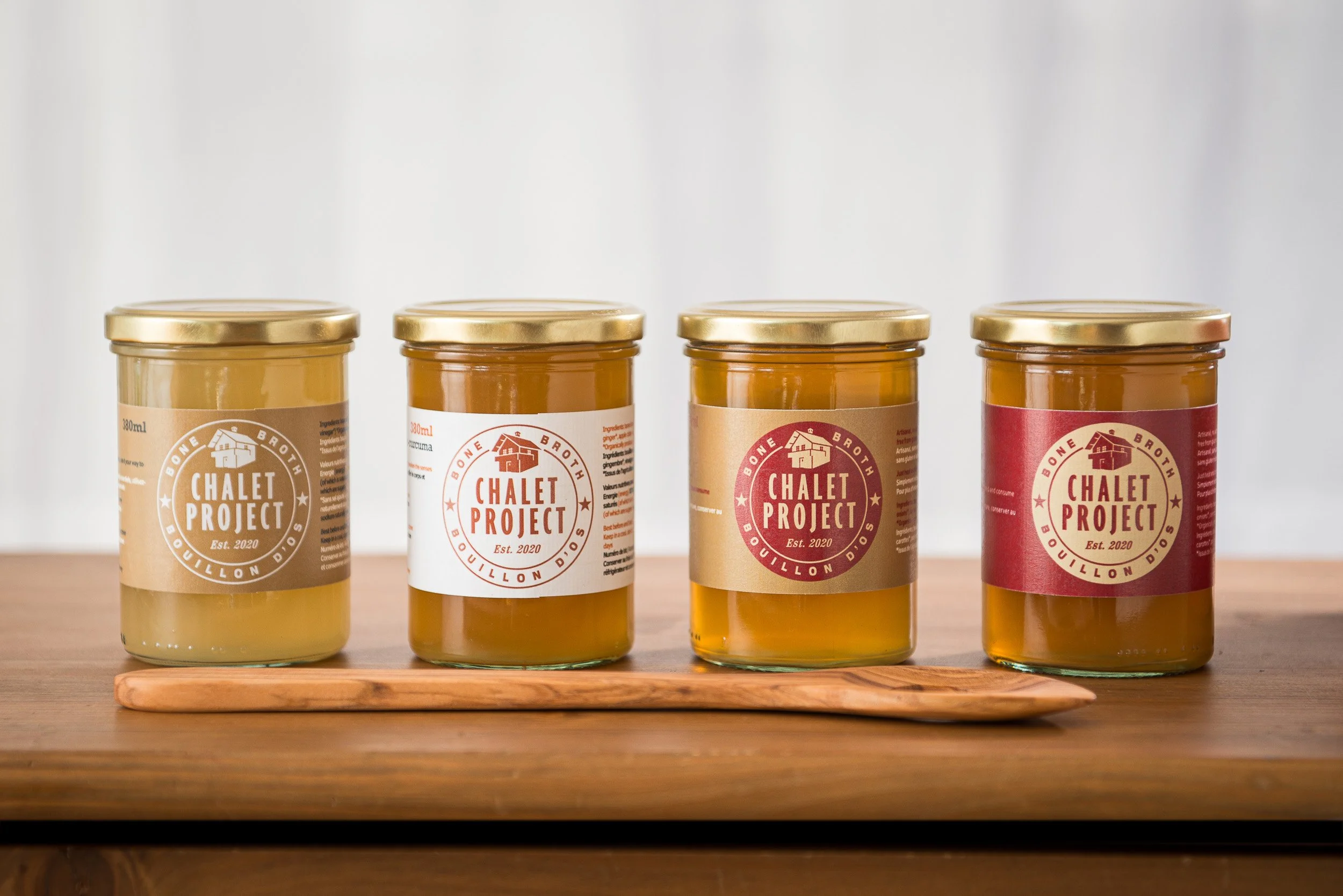 Quatre bocaux de bouillon d'os Chalet Project