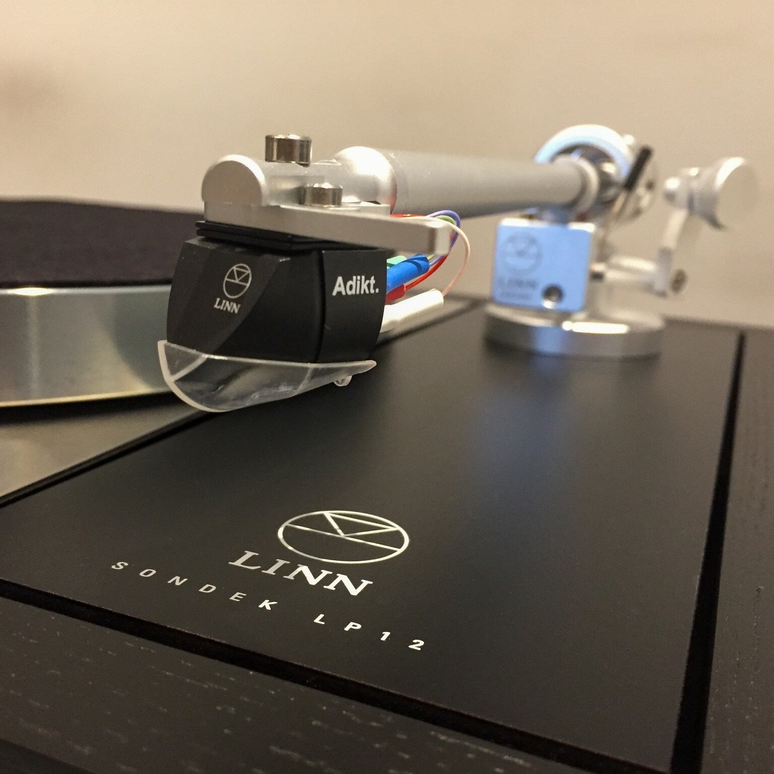 Upgrade your LP12 with the @linnproducts Krane tonearm - standard tonearm of Majik LP12s and could be an ideal upgrade for your Sondek.

This high performance tonearm features a static-balanced design and is hand assembled with high quality, precisio