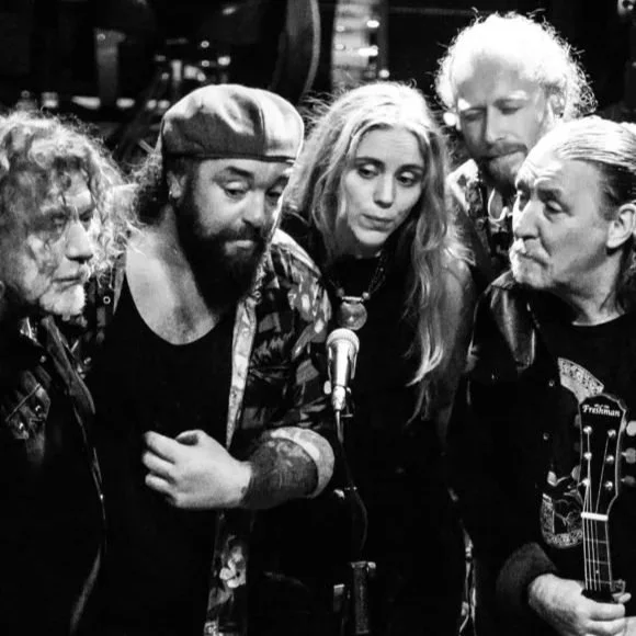 robert-plant-v2%C2%A9Liam-Carroll-580x750.jpg
