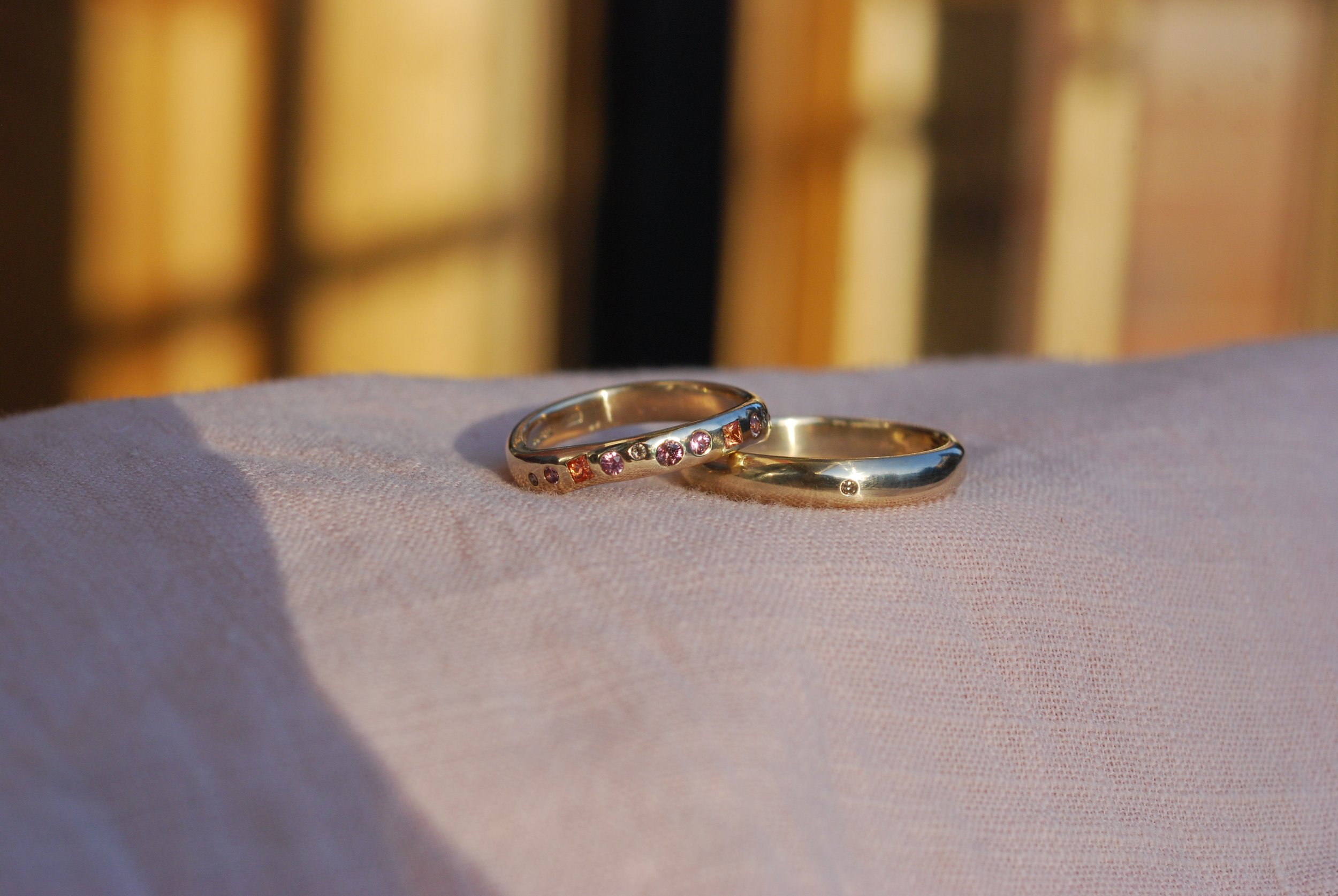 9ct gold brown diamonds and sapphire wedding band, 9ct gold - brown diamond wedding band