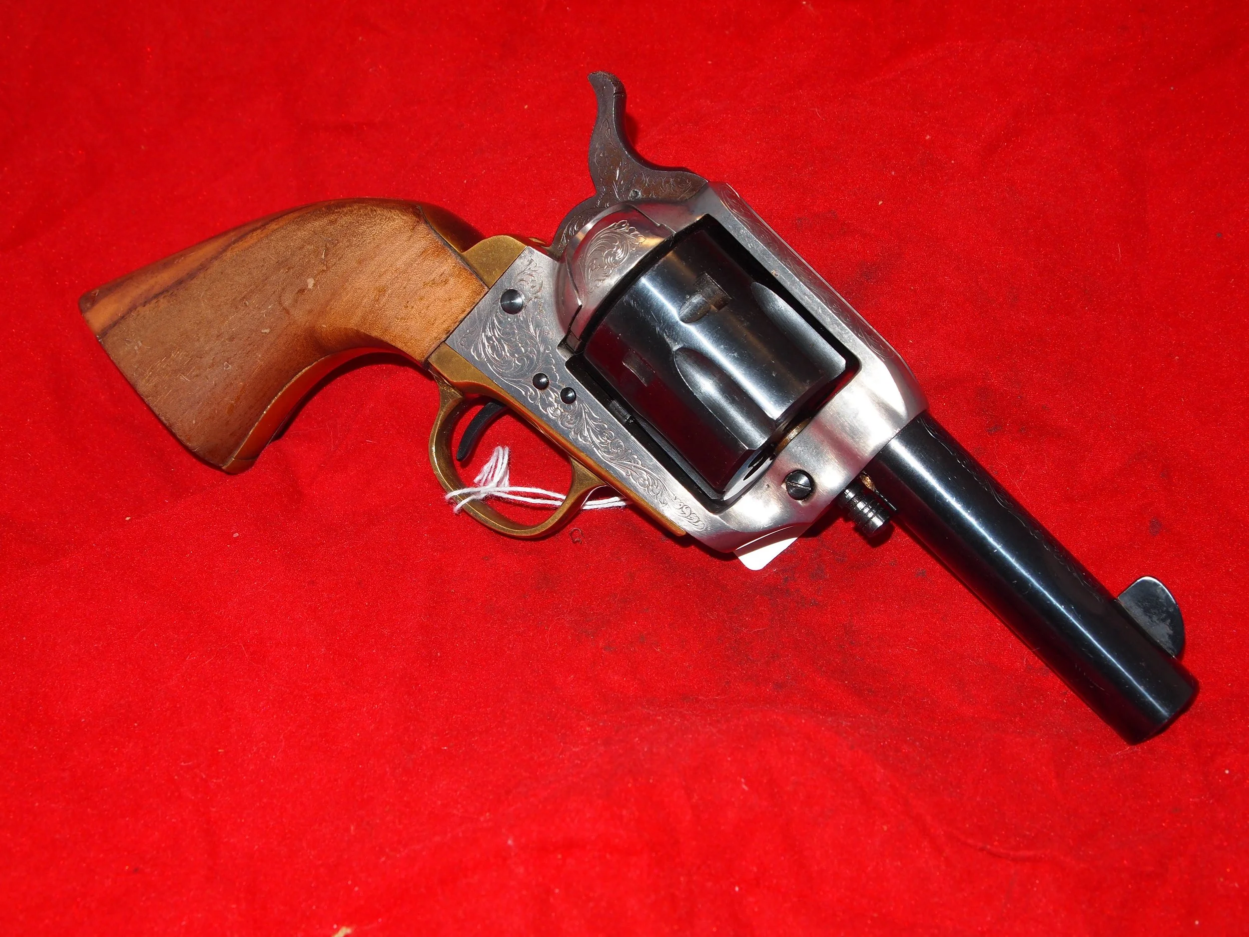 WP4  3 1/2" Colt Peacemaker 9mm, Engraved Adler