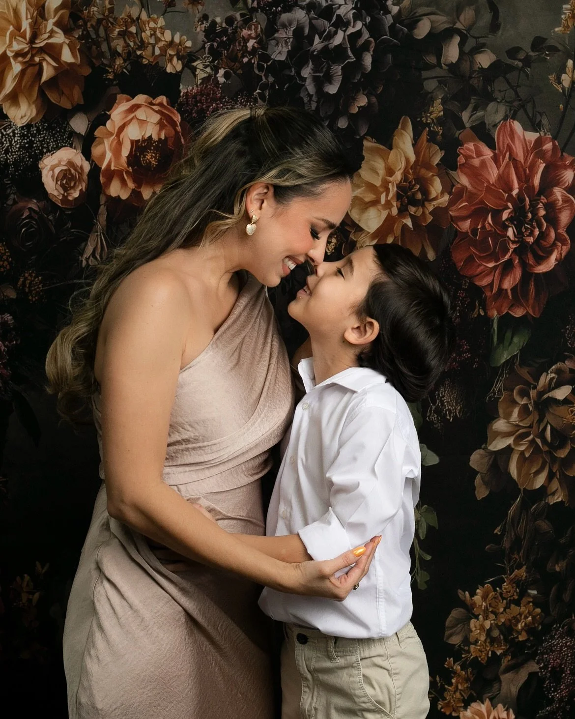 Sin querer queriendo... Ahora que estoy m&aacute;s grande me doy cuenta de la importancia que es tener fotos con tu mam&aacute;. Mis fotos favoritas siempre son aquellas que mi pap&aacute; hac&iacute;a para mi con mi mi mami. En ese tiempo no exist&i
