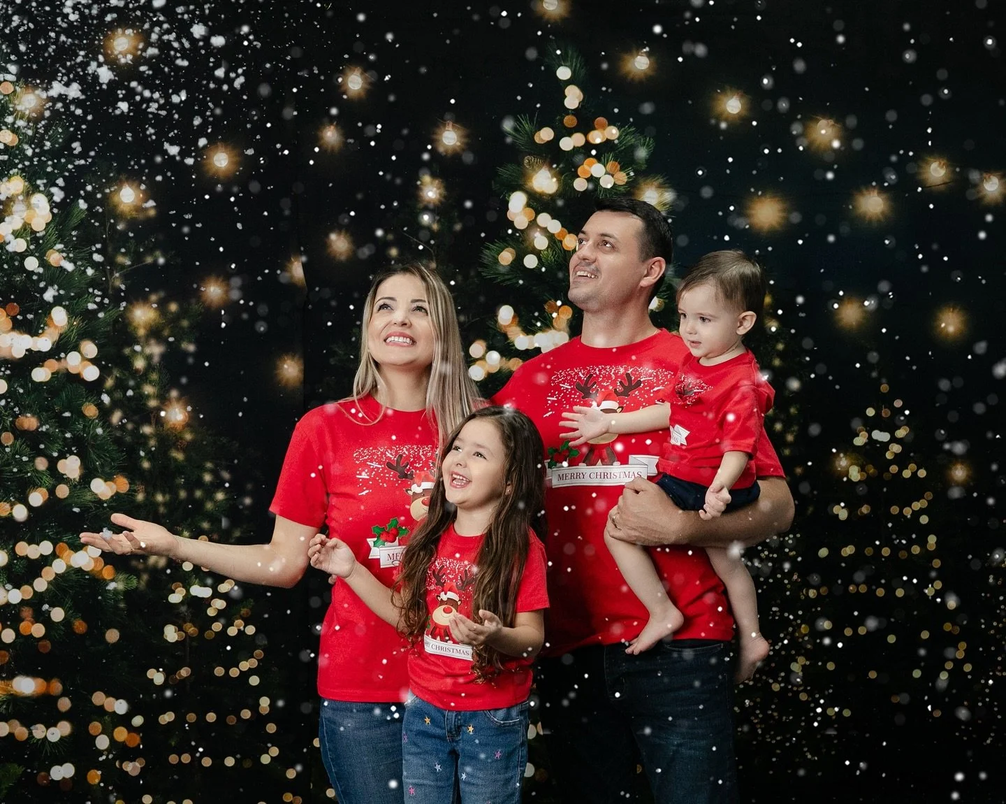 Luz y su familia fueron mi primera sesi&oacute;n de navidad 2025. Siempre me pongo nerviosa antes de la primera sesi&oacute;n de la temporada pero, Luz me hizo sentir tan c&oacute;moda y ella tambi&eacute;n me dijo que se sinti&oacute; igual.

Yo no 