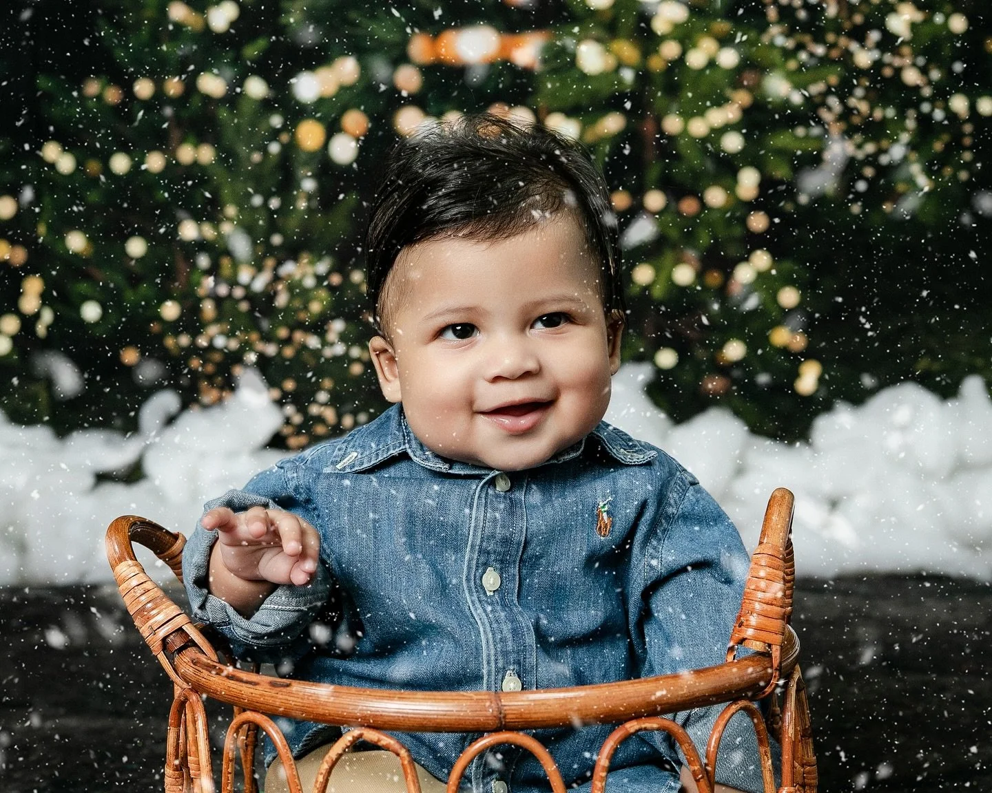 La primera navidad de Klaus es todo lo que est&aacute; bien. Lo vi en la pancita de su mam&aacute; en mi estudio y ahora poder cargarlo en mis brazos, llenarlo de besos y abrazarlo, es un regalo de navidad. 

Amo esta familia y amo a Milena que siemp