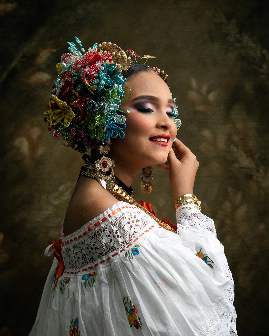 Hablando del Desfile de las Mil Polleras que ser&aacute; ahora mismo en un mes, en Las Tablas y que por primera vez ir&eacute; a hacer sesiones. Estoy m&aacute;s que emocionada porque si hay algo que me gusta es hacer fotos y ahora estar&eacute; en e