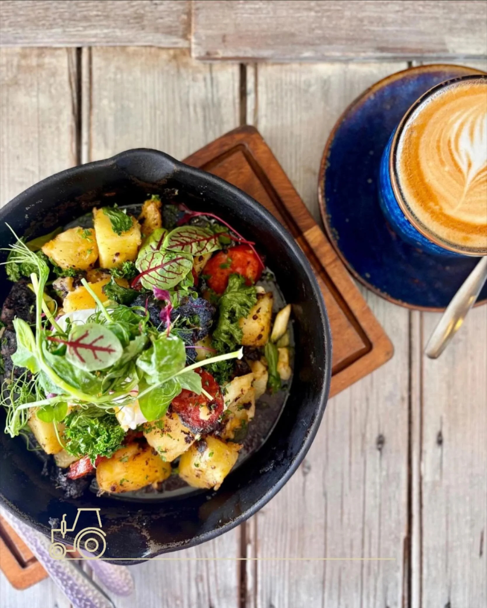 🍂 Autumn Menu Spotlight 

Breakfast Hash &ndash; A hearty skillet of golden fried potatoes, chorizo, black pudding, and a vibrant hash of spring onion, kale &amp; parsley. Topped with a soft poached free-range egg and finished with a fresh micro her