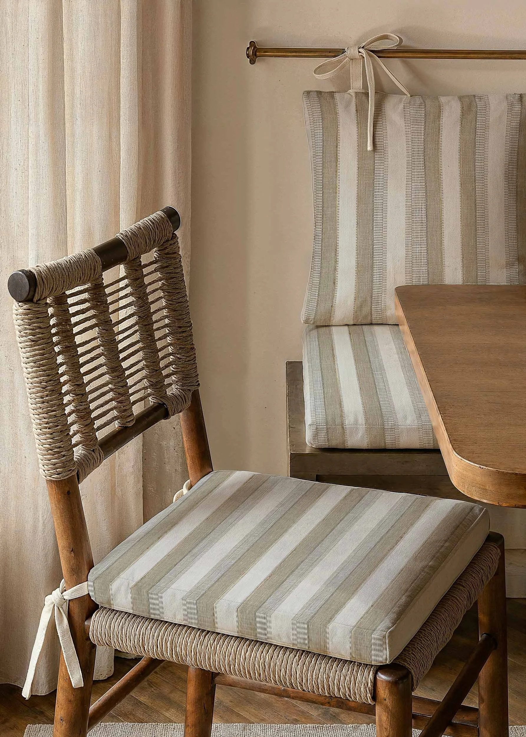 brodick-taupe-fabrics-coordonne-1.jpg