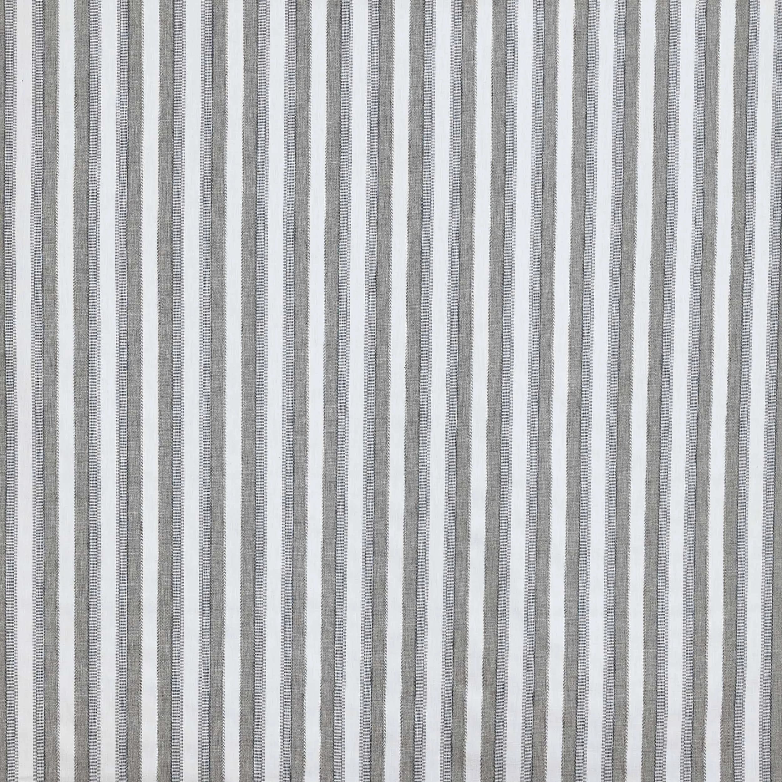 brodick-silver-fabrics-coordonne-3.jpg