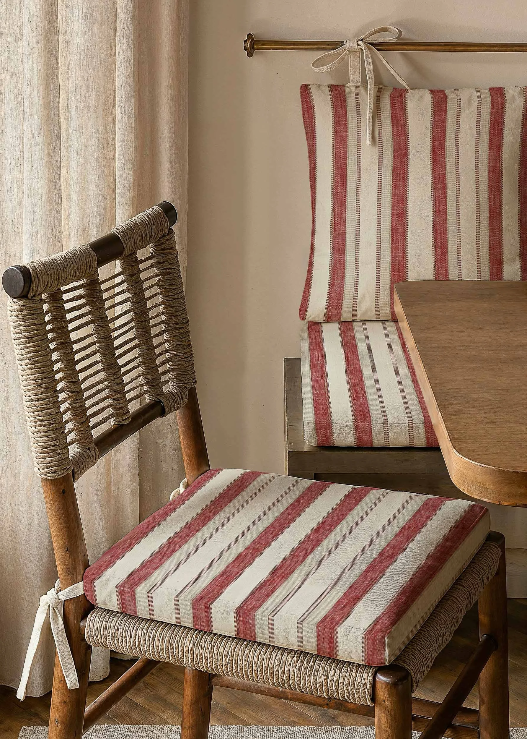 brodick-cherry-fabrics-coordonne-1.jpg