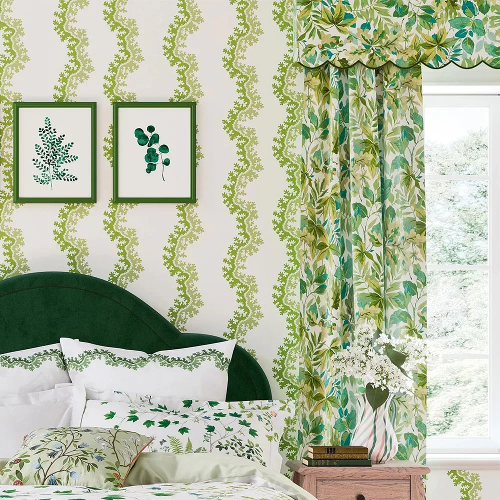 sanderson-oxbow-verde-savia-papel-pintado-1@lg.webp